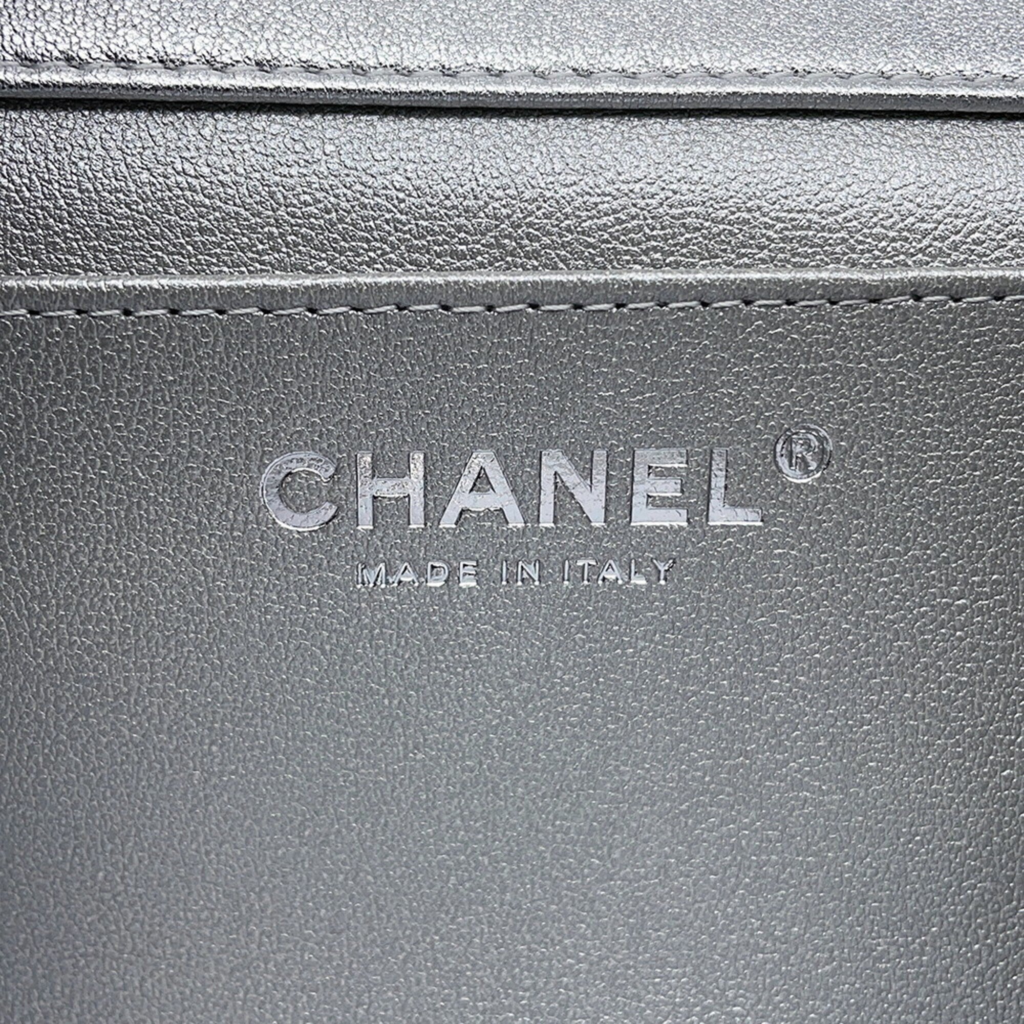 Chanel Silver Leather Handbag Shoulder Bag (Pre-Owned)
