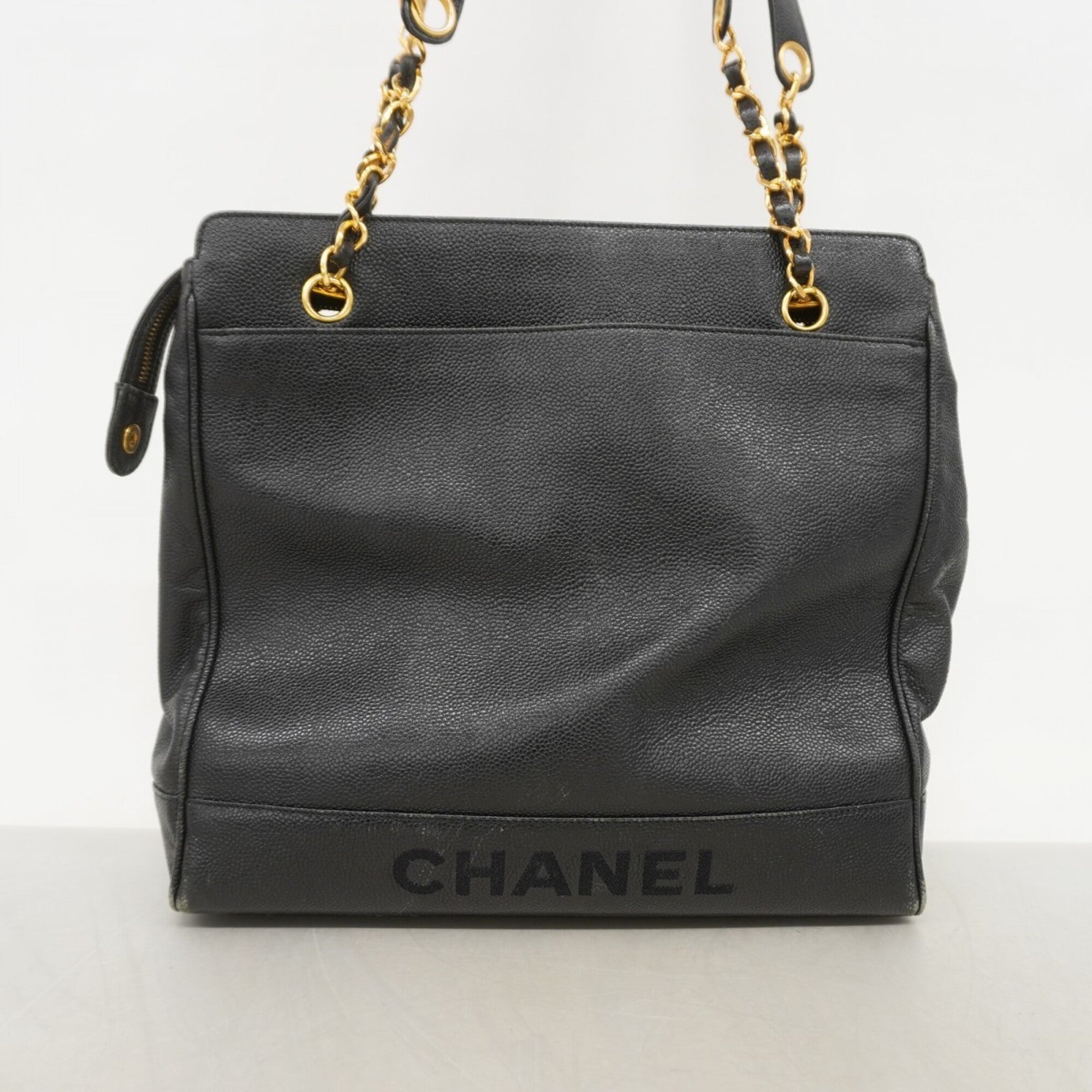Chanel Black Grained Calfskin Shoulder Bag (Pre-Owned)