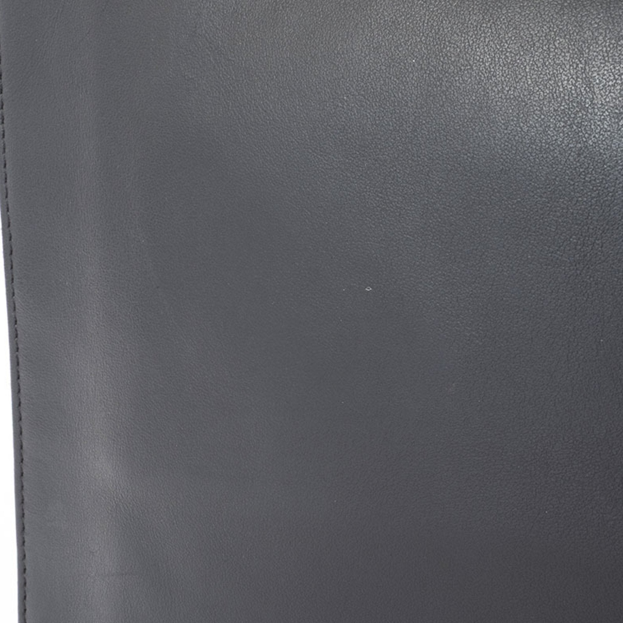 Fendi Black Leather Clutch Bag (Pre-Owned)