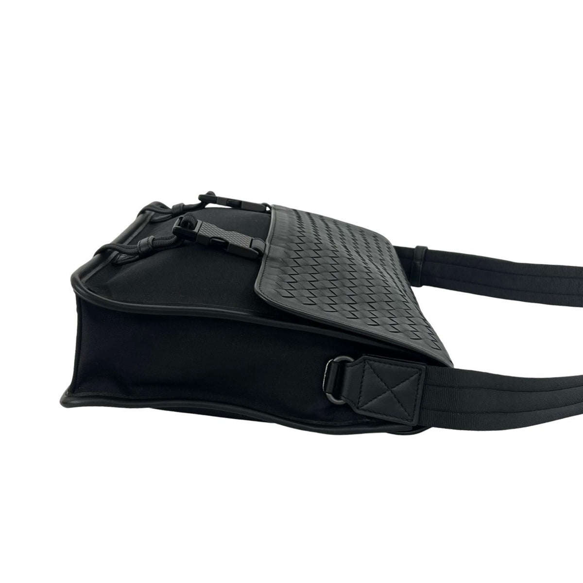 Bottega Veneta Black Leather Nylon Shoulder Bag (Pre-Owned)