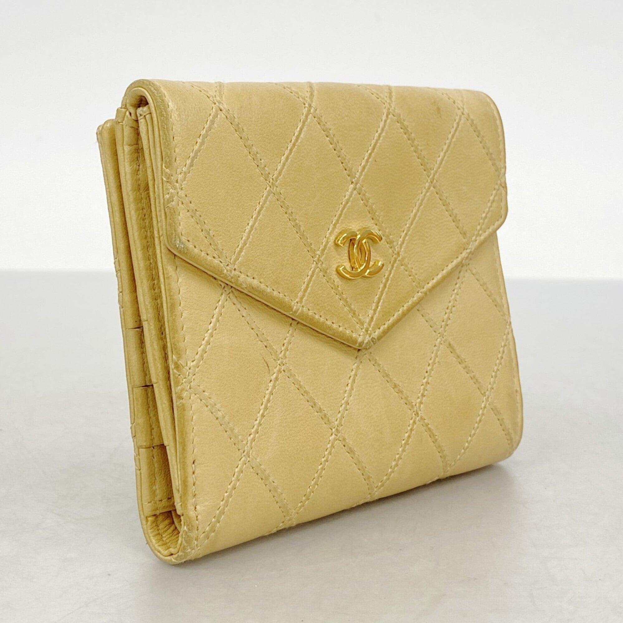 Chanel Beige Leather Wallet (Bi-Fold) (Pre-Owned)