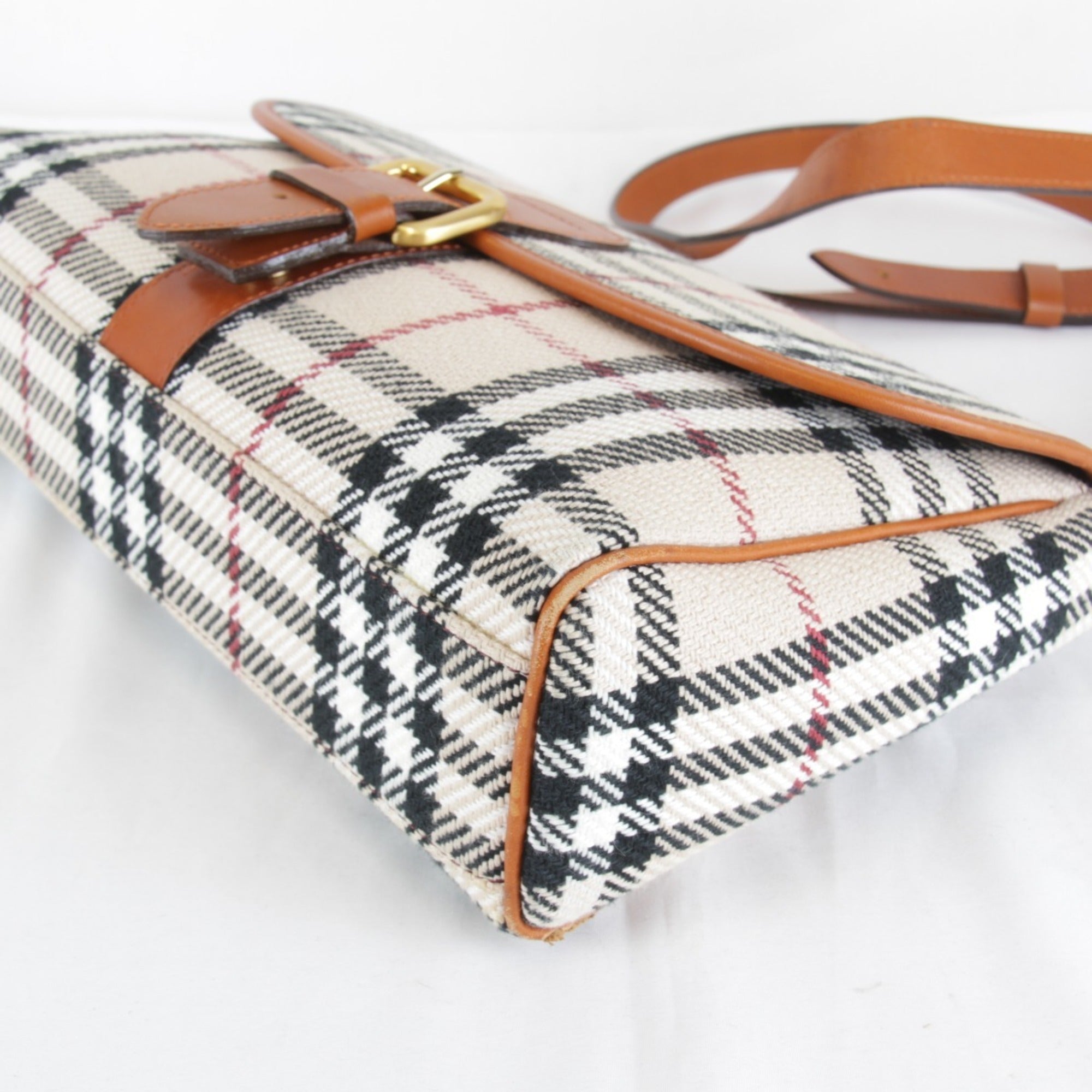 Burberry Beige Canvas Shoulder Bag (Pre-Owned)