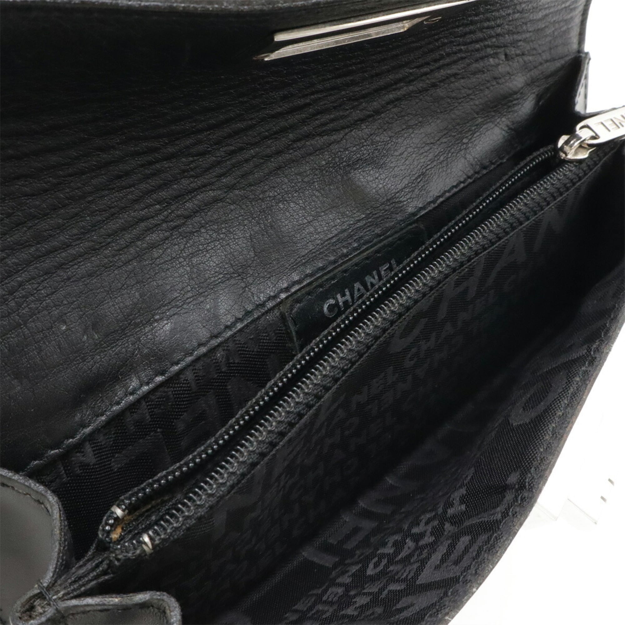 Chanel Black Leather Clutch Bag (Pre-Owned)