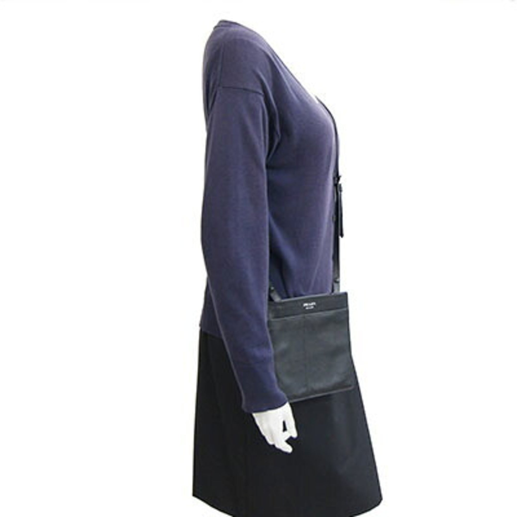 Prada Black Leather Pochette Shoulder Bag (Pre-Owned)