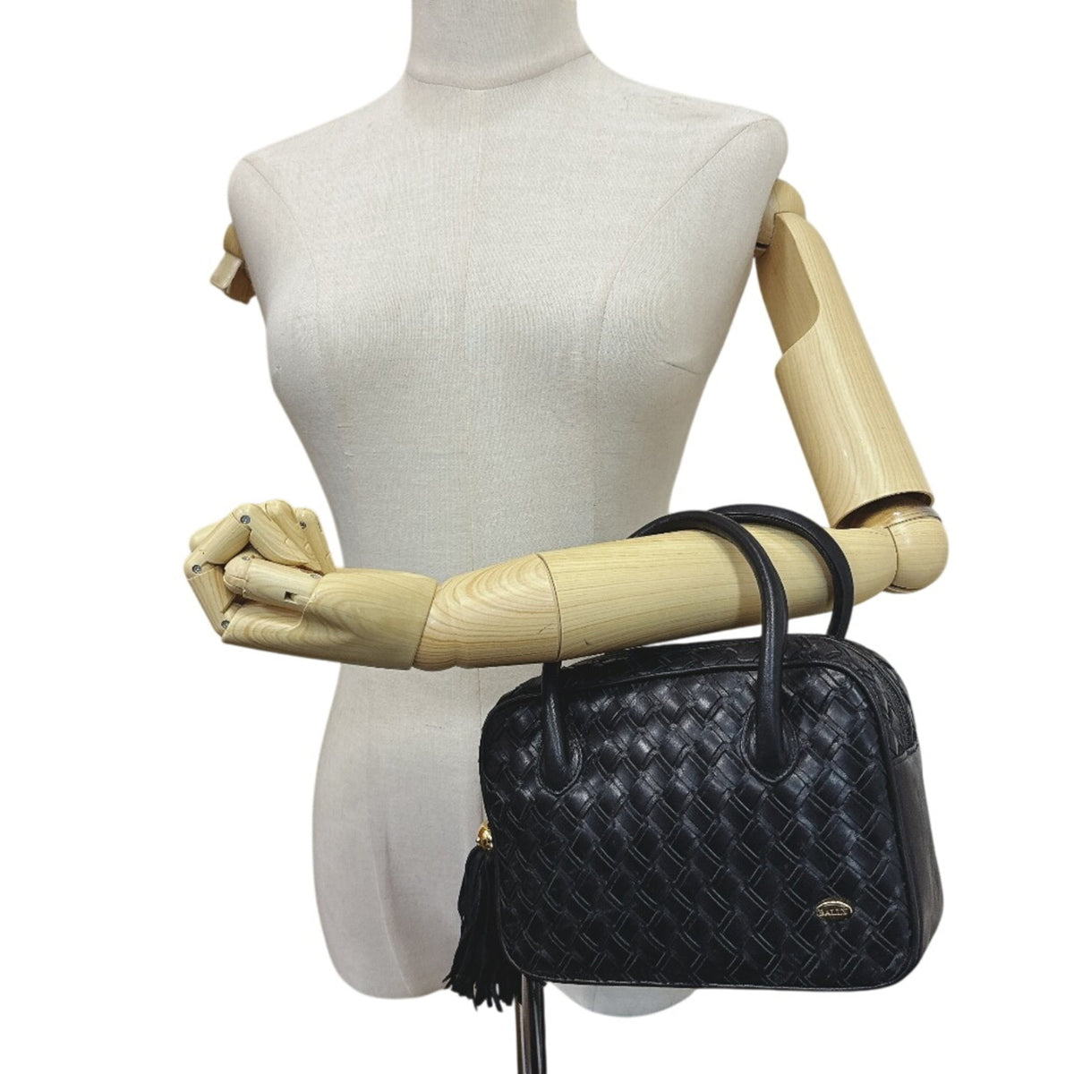 Bally Black Leather Handbag Shoulder Bag (Pre-Owned)