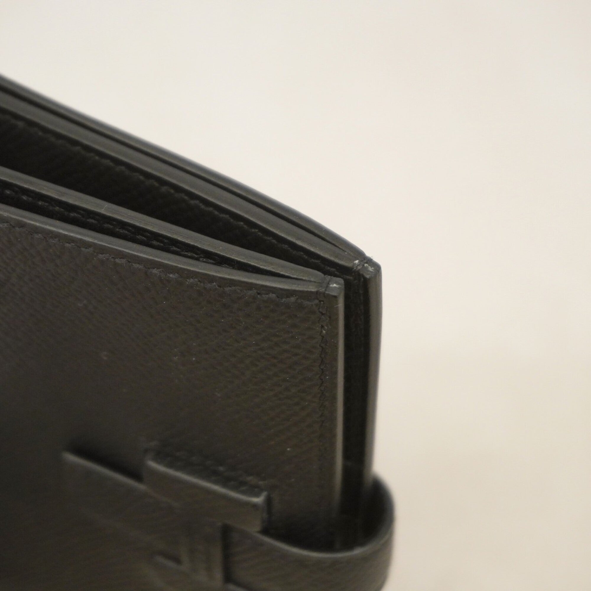 Hermes Black Leather Wallet (Bi-Fold) (Pre-Owned)