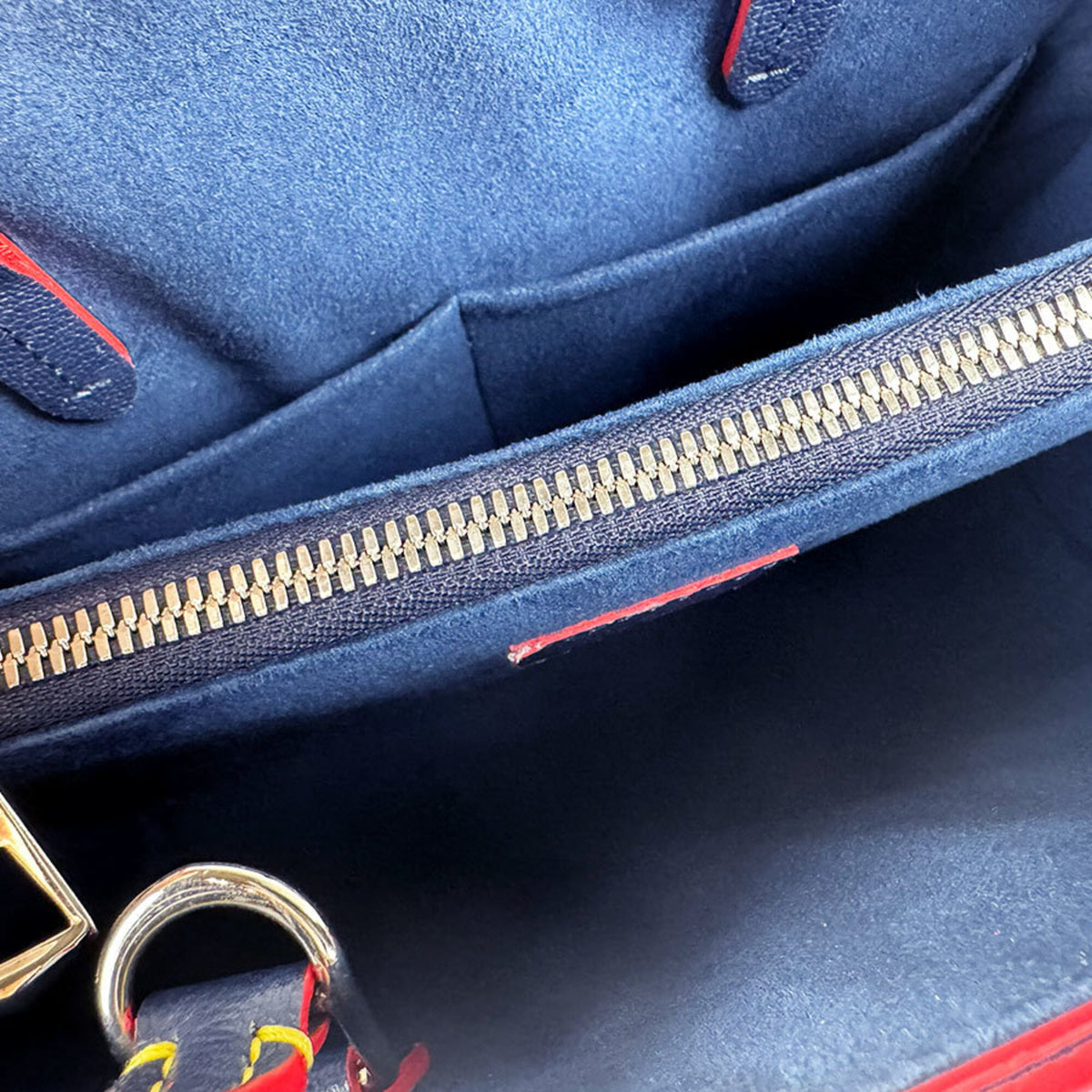 Louis Vuitton Navy Epi Leather Handbag Shoulder Bag (Pre-Owned)