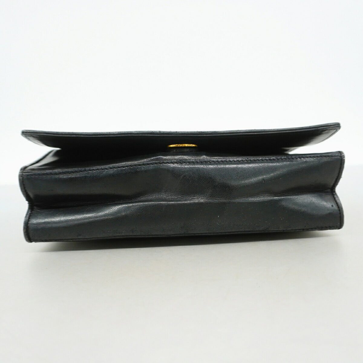 Chanel Black Leather Shoulder Bag (Pre-Owned)