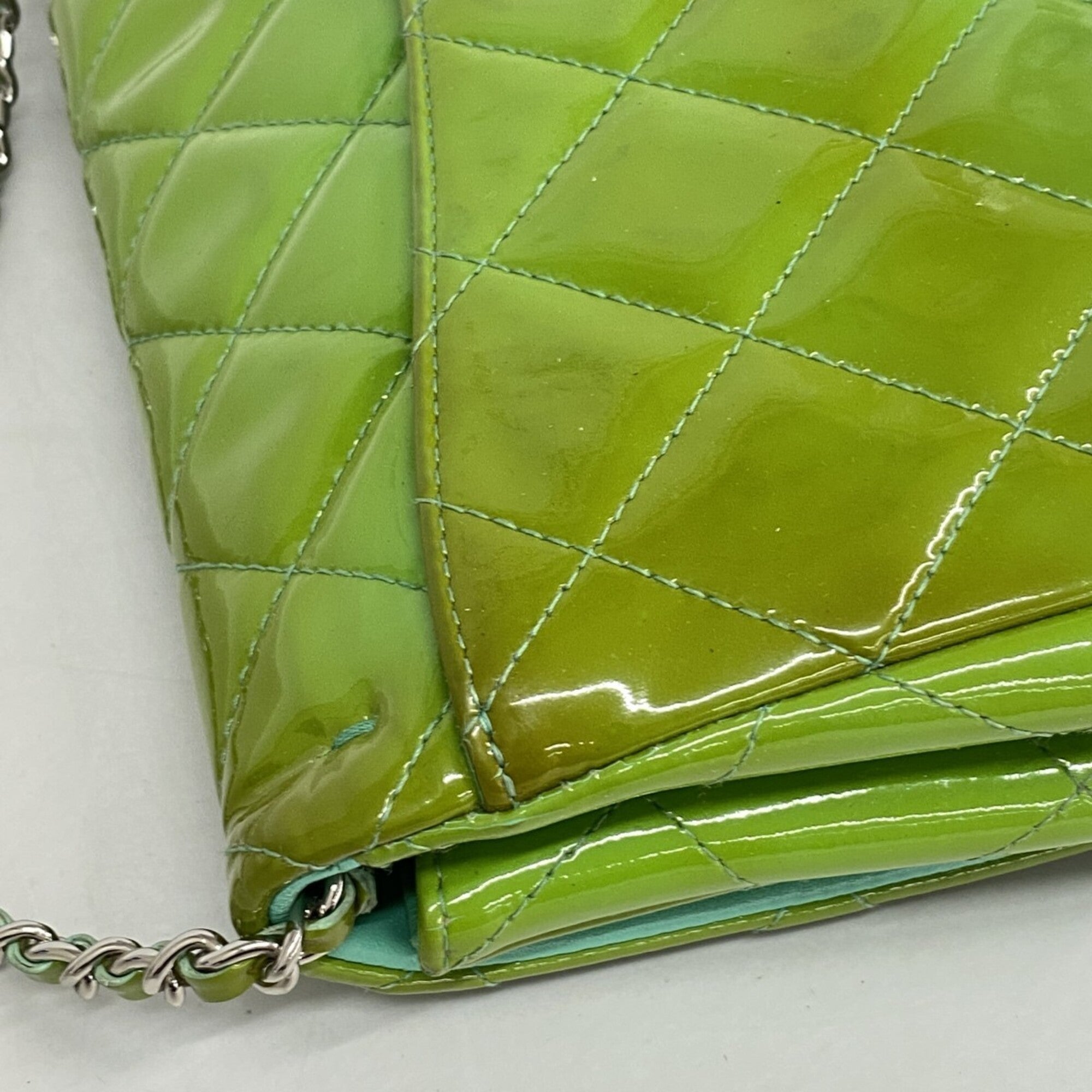 Chanel Green Patent Leather Shoulder Bag (Pre-Owned)