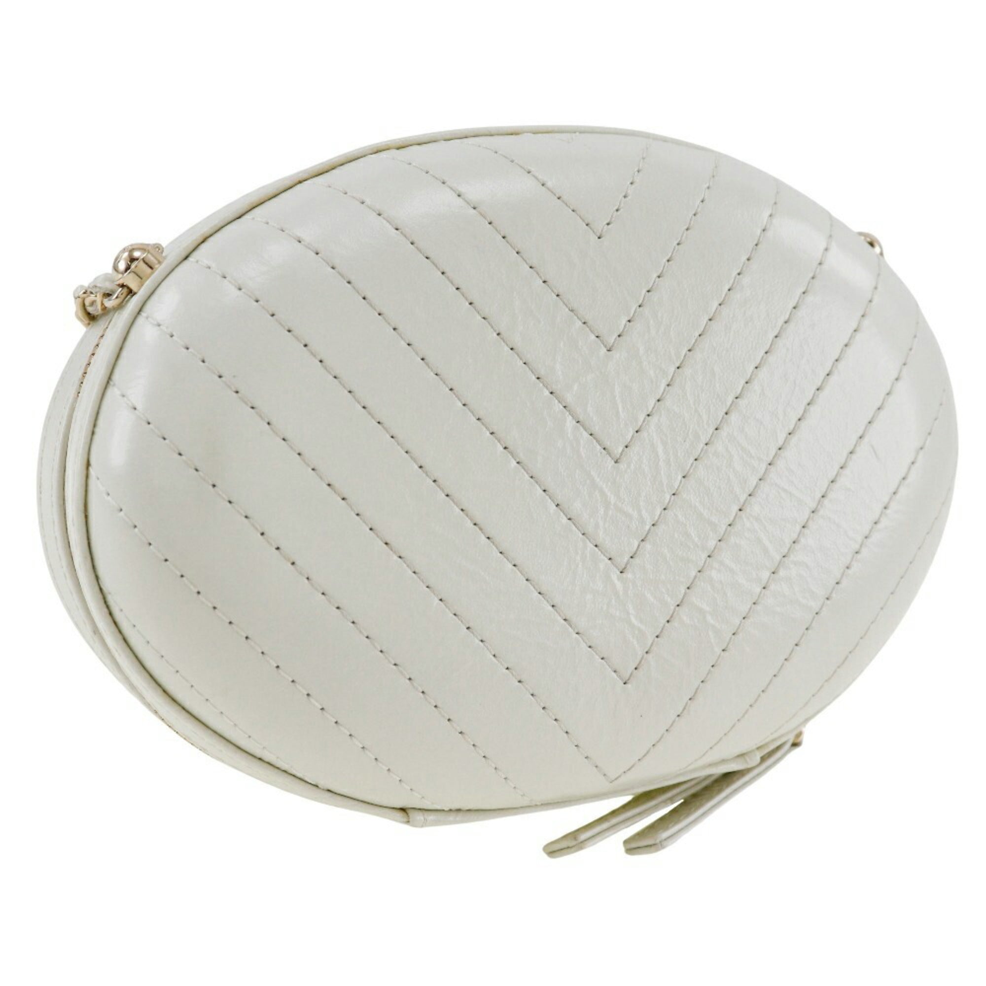 Chanel White Leather Shoulder Bag (Pre-Owned)