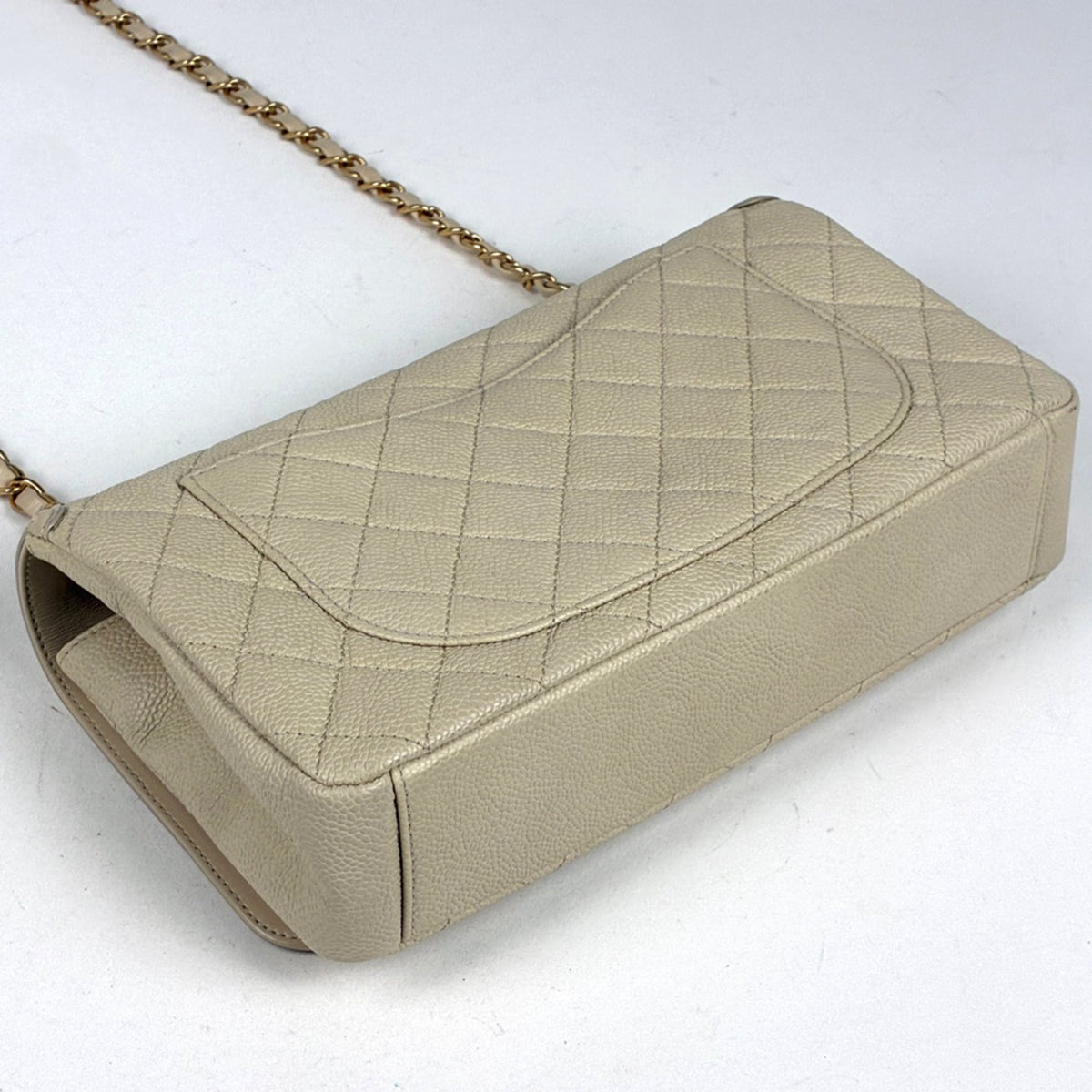 Chanel Matelasse Light Beige Grained Calfskin Shoulder Bag (Pre-Owned)