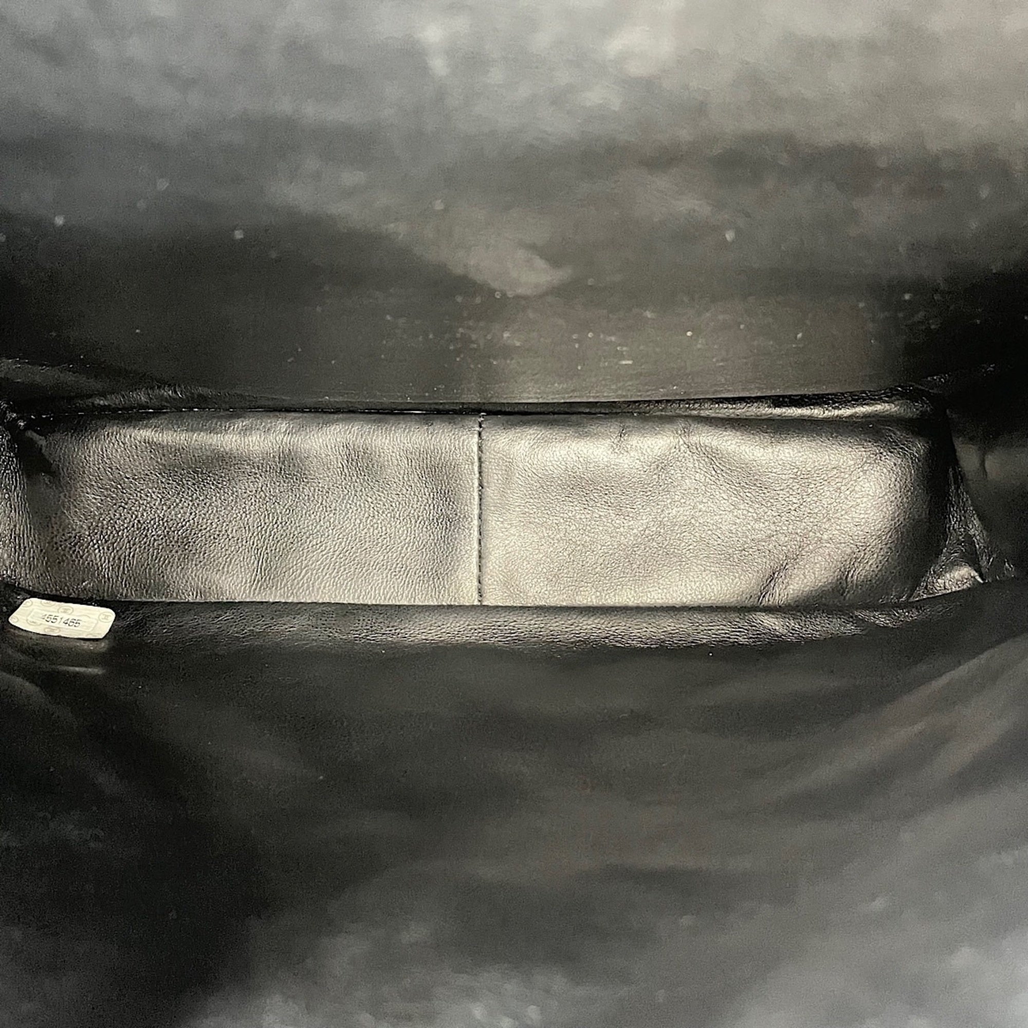 Chanel Black Shoulder Bag (Pre-Owned)