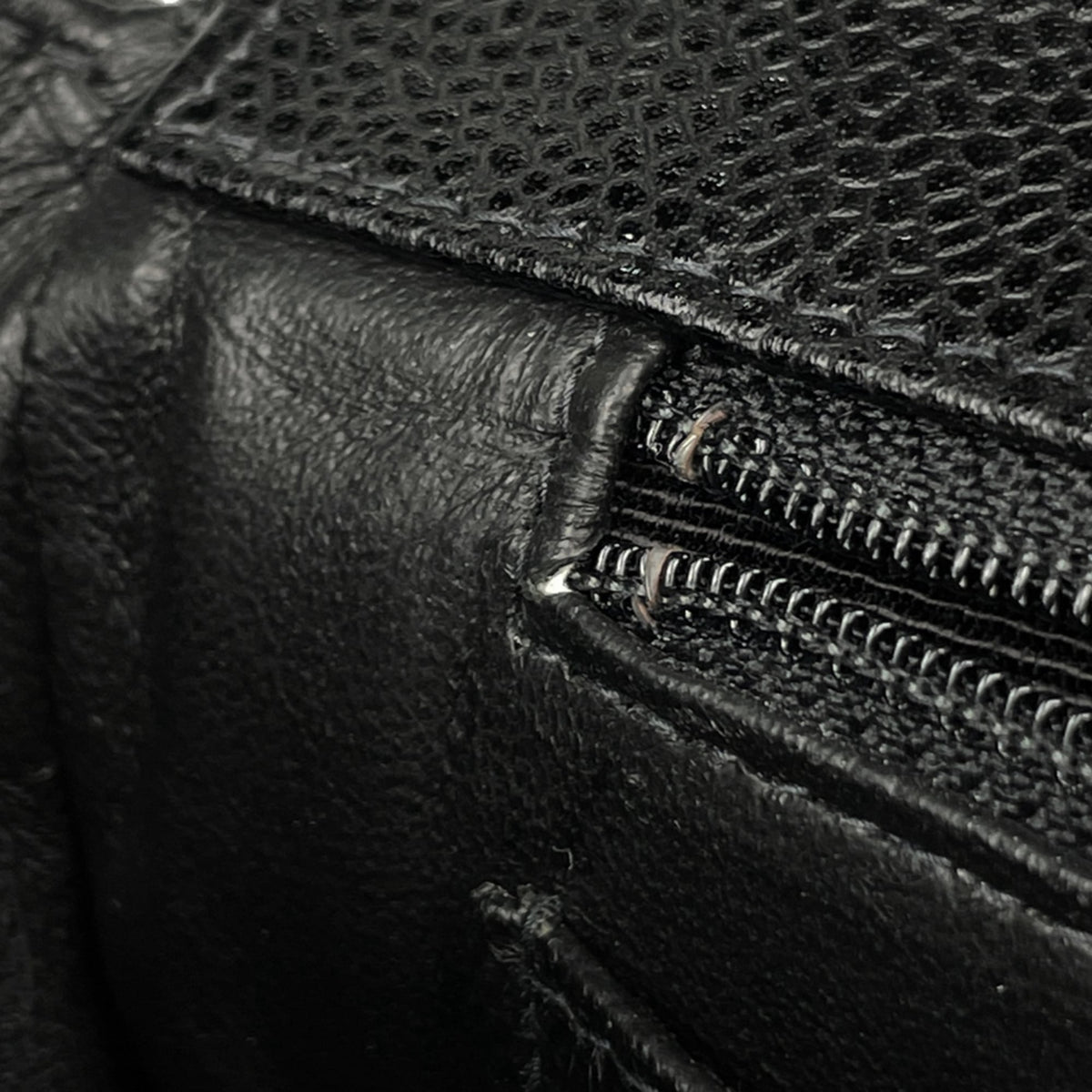 Chanel Matelasse Black Grained Calfskin Shoulder Bag (Pre-Owned)