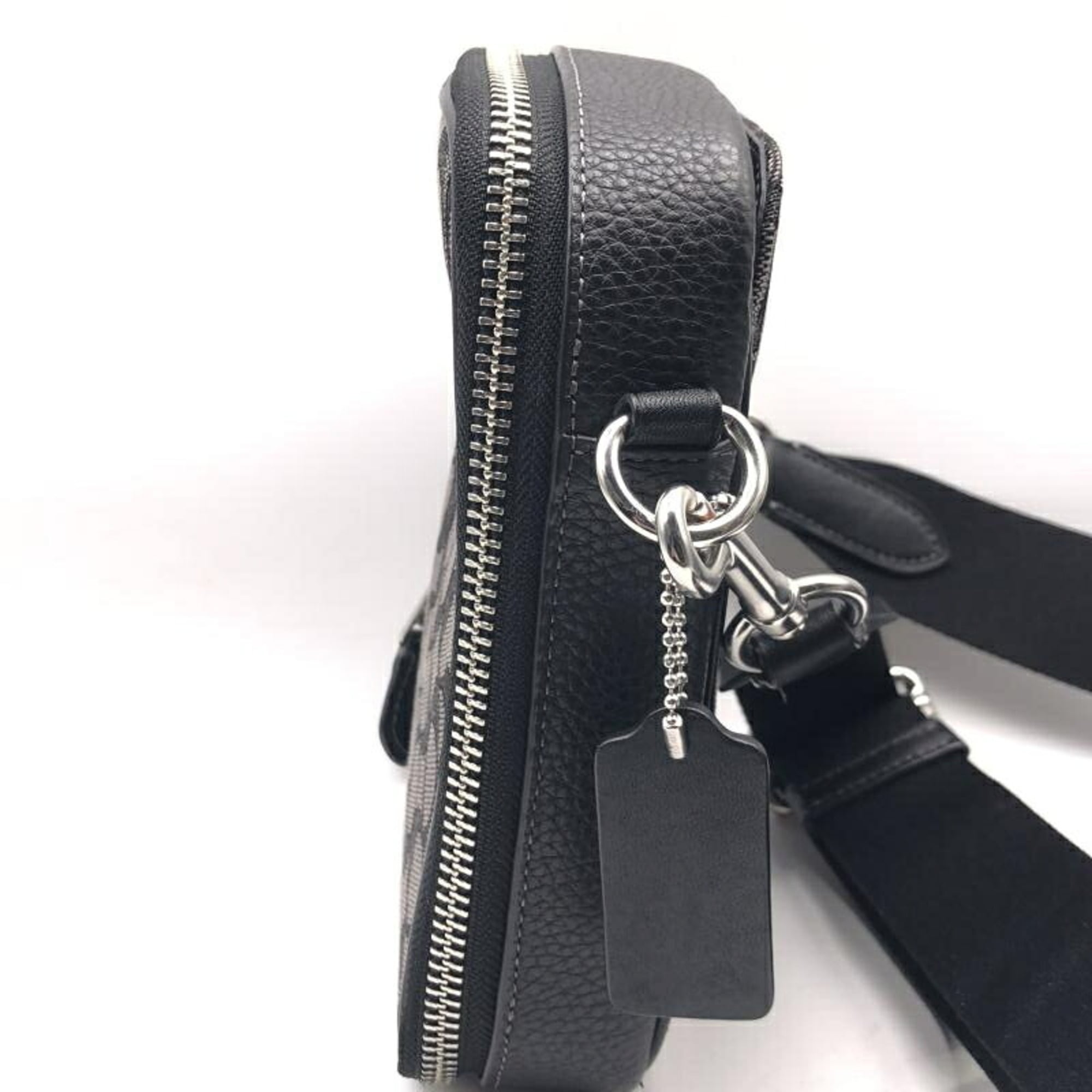 Coach Black Shoulder Bag (Pre-Owned)