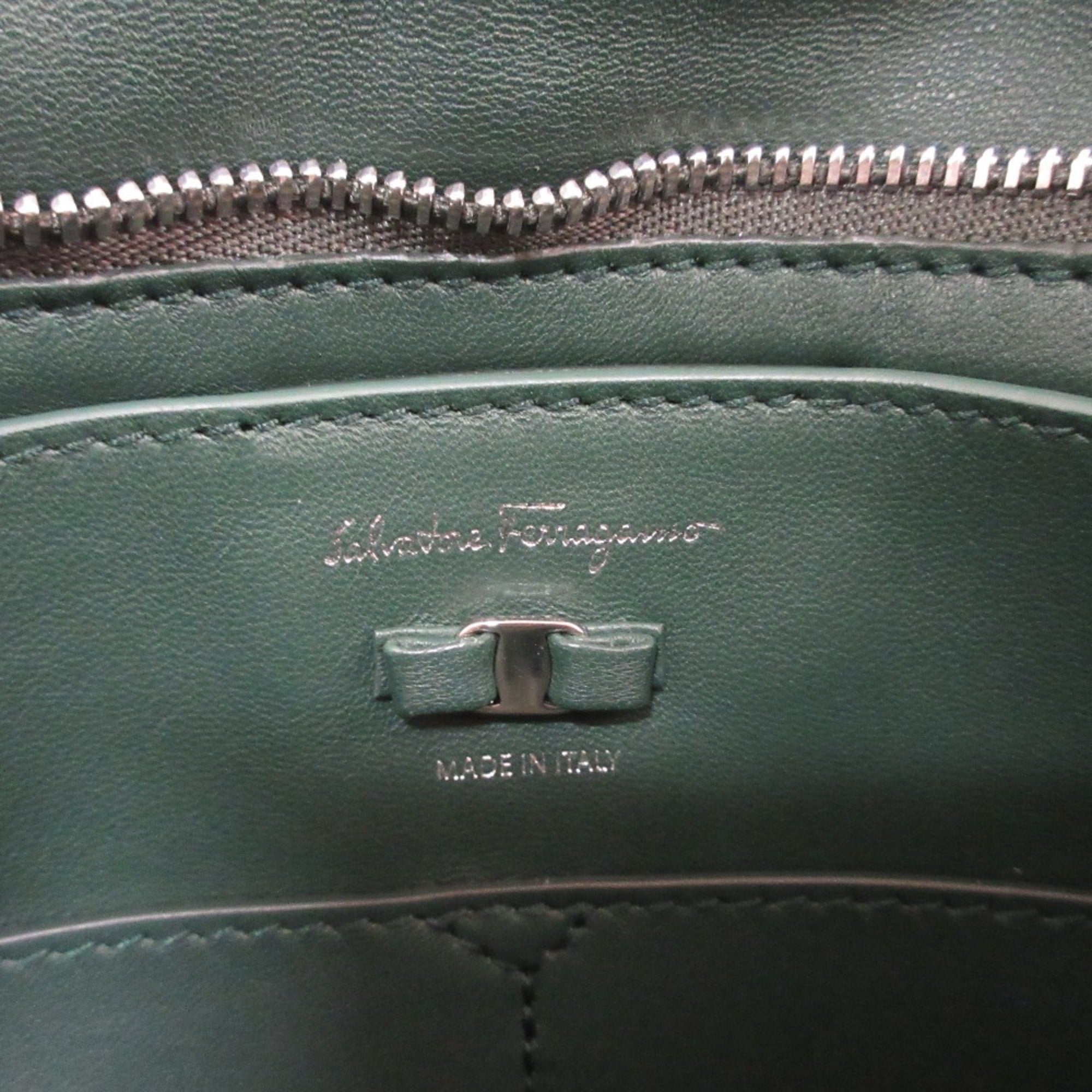 Salvatore Ferragamo Green Suede Shoulder Bag (Pre-Owned)