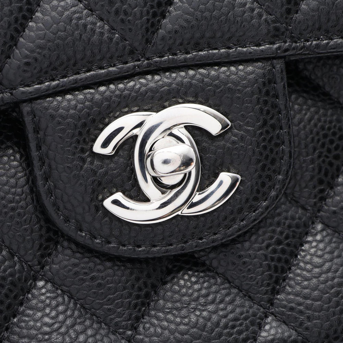 Chanel Black Grained Calfskin Handbag Shoulder Bag (Pre-Owned)