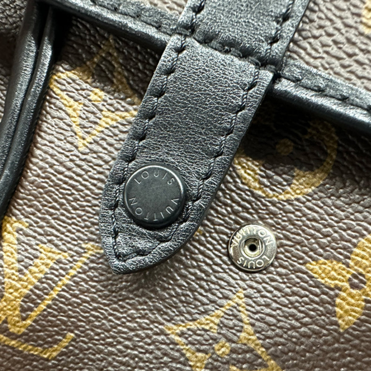 Louis Vuitton Monogram Monogram Canvas Pochette Shoulder Bag (Pre-Owned)