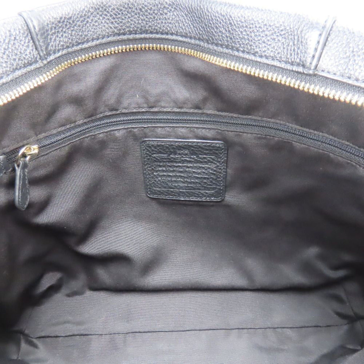 Coach Black Leather Shoulder Bag (Pre-Owned)