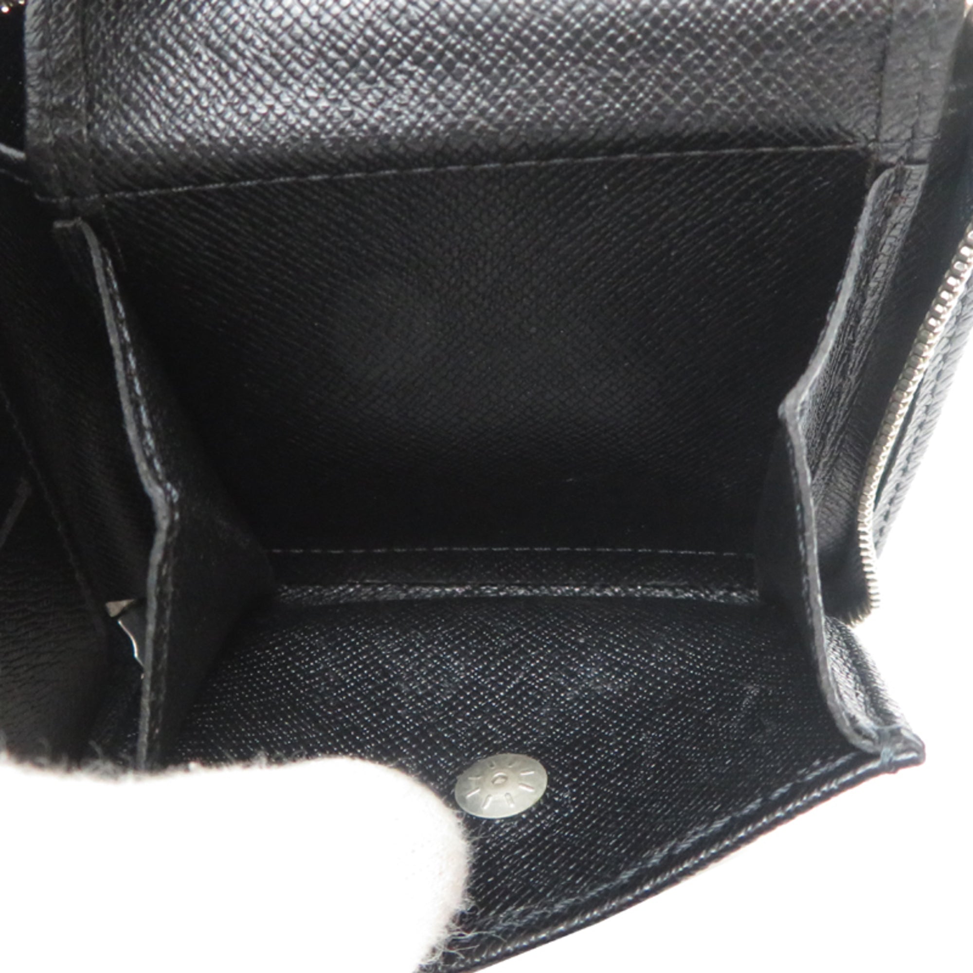 Louis Vuitton Black Taiga Leather Wallet (Bi-Fold) (Pre-Owned)