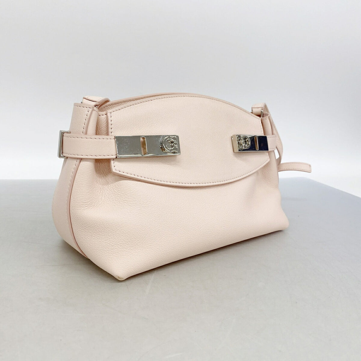 Salvatore Ferragamo Pink Leather Shoulder Bag (Pre-Owned)