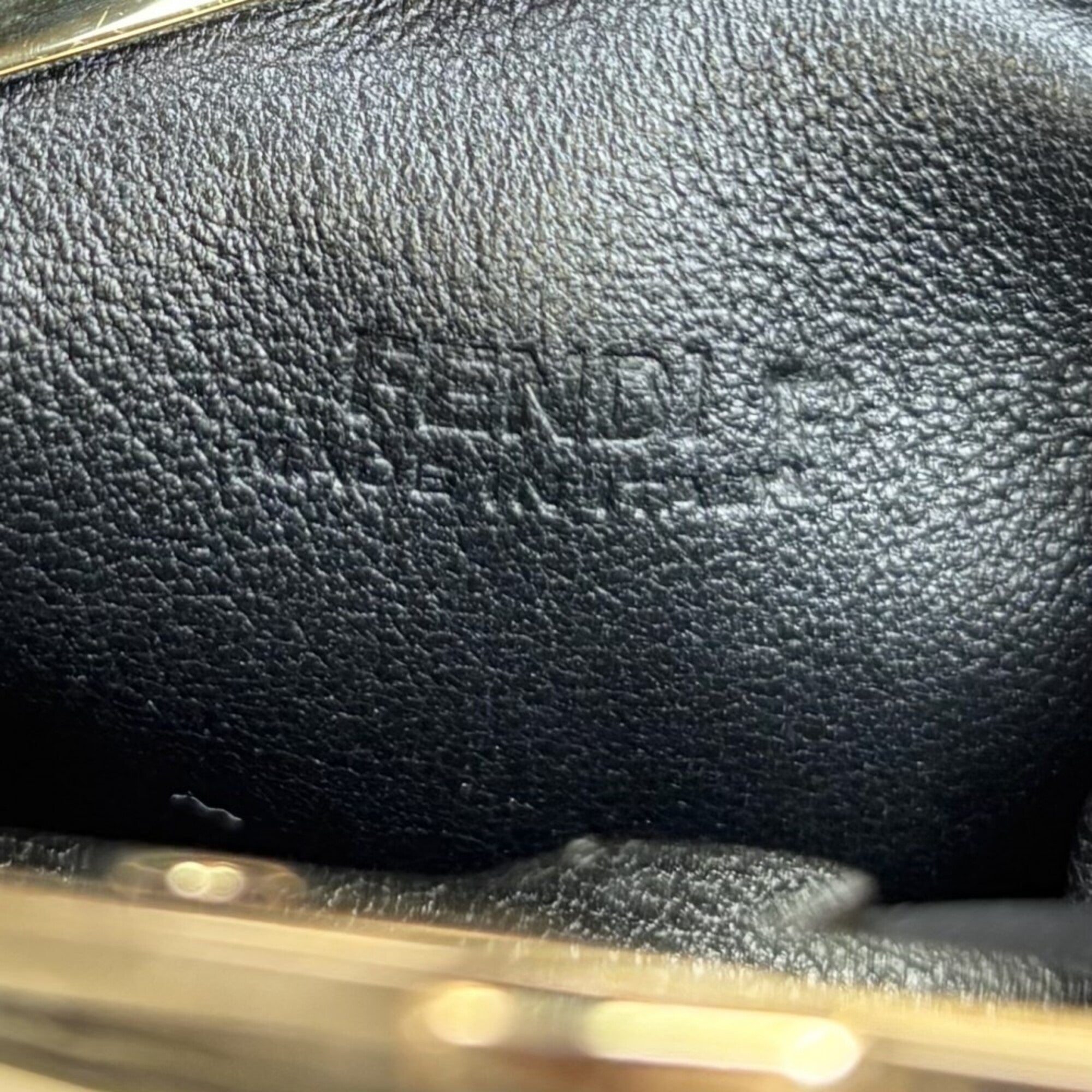 Fendi Black Leather Shoulder Bag (Pre-Owned)