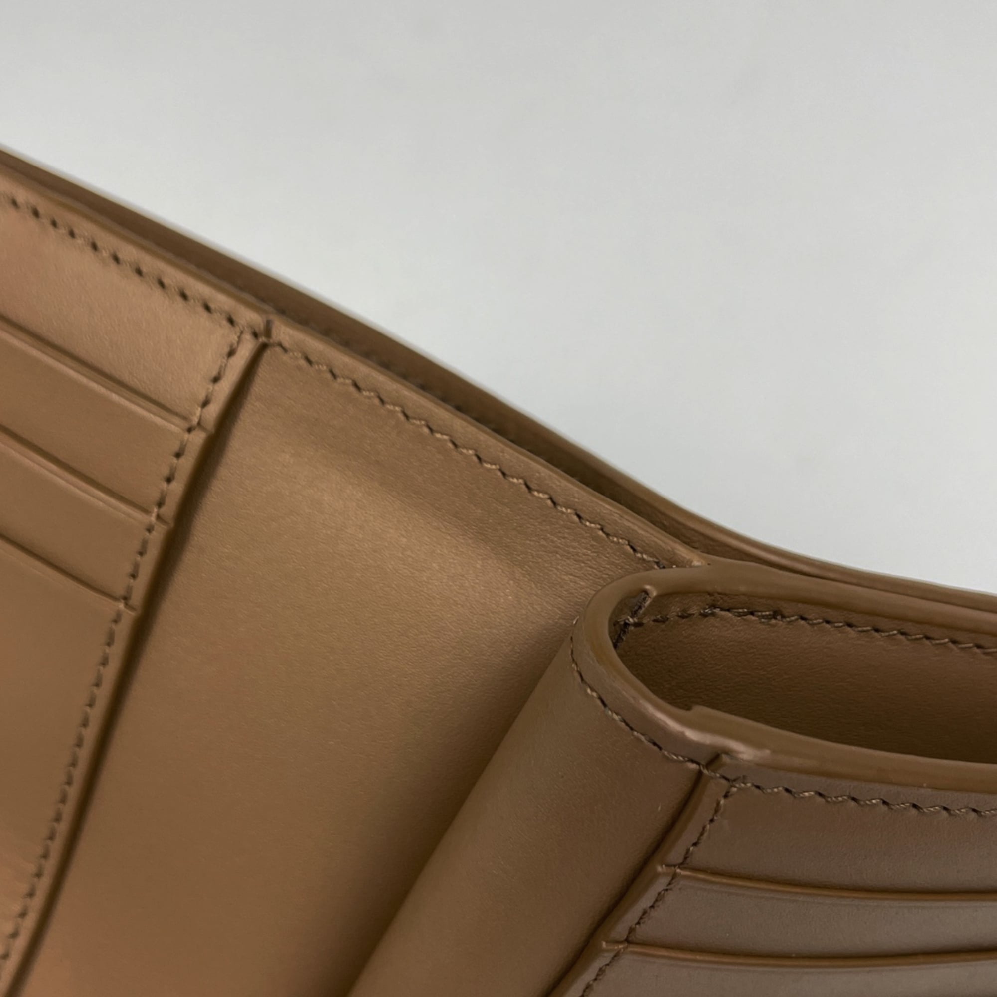 Loewe Leather Wallet (Bi-Fold) (Pre-Owned)