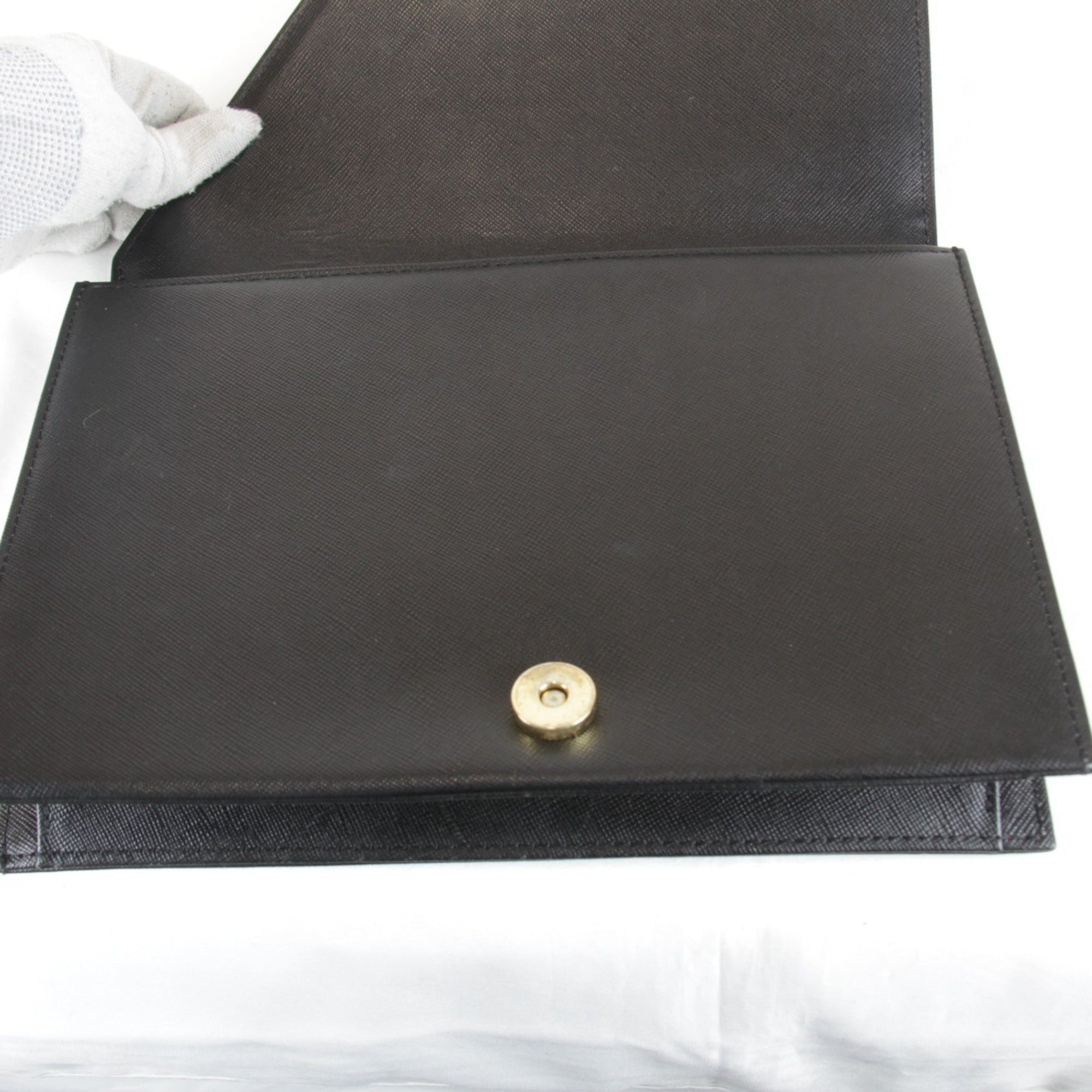 Saint Laurent Black Leather Clutch Bag (Pre-Owned)