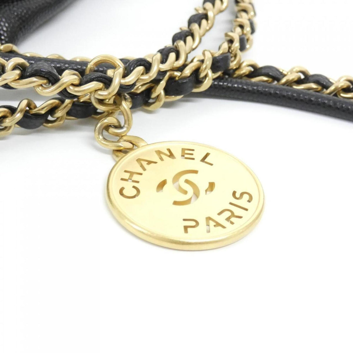 Chanel Black Grained Calfskin Handbag (Pre-Owned)