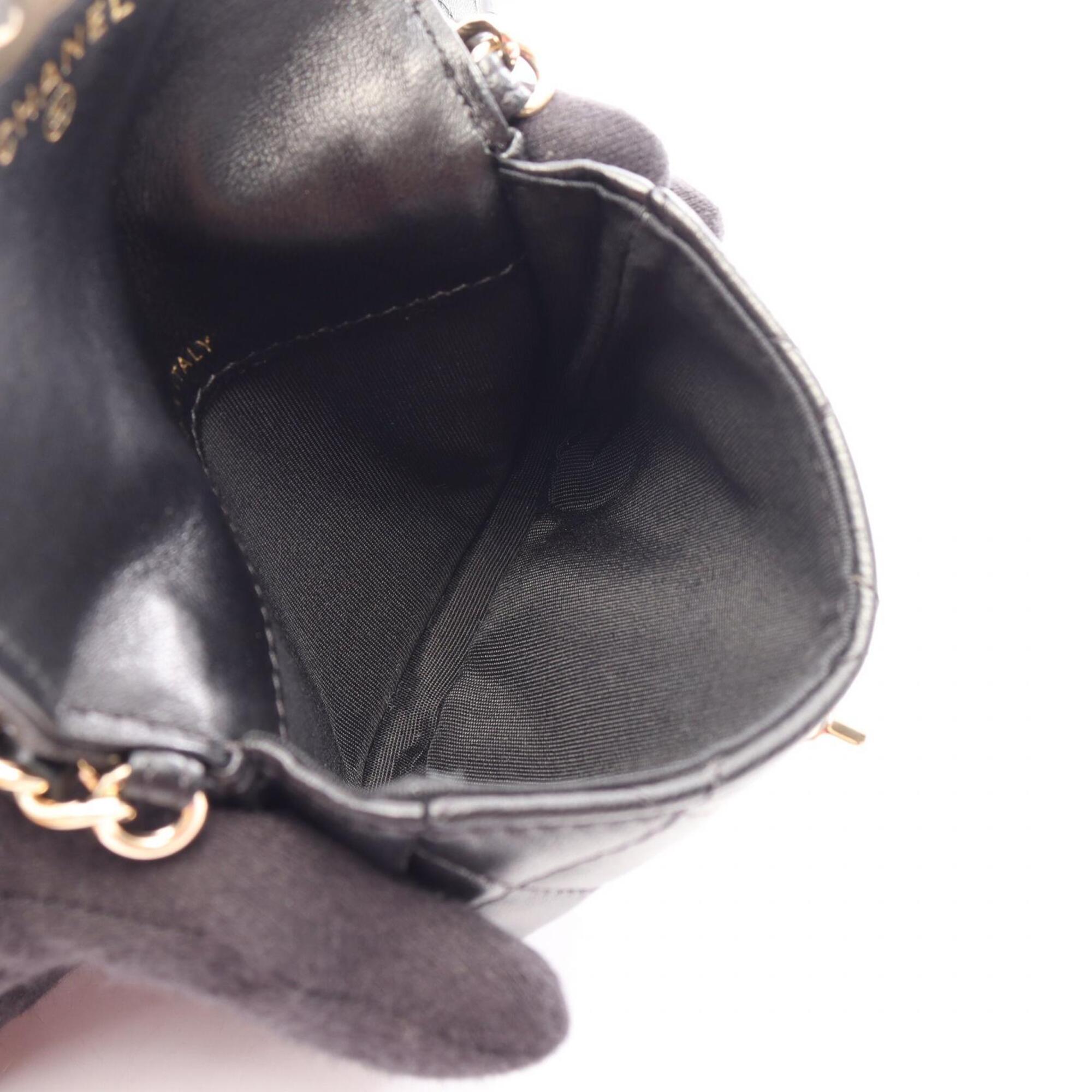 Chanel Black Leather Fanny Pack (Pre-Owned)