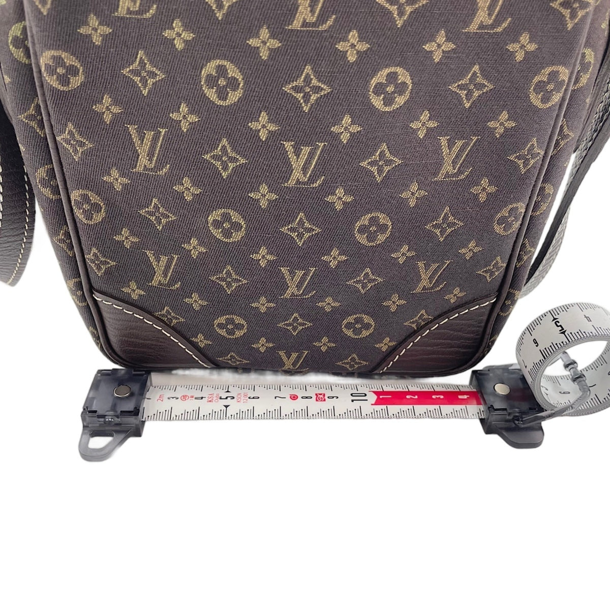 Louis Vuitton Brown Shoulder Bag (Pre-Owned)