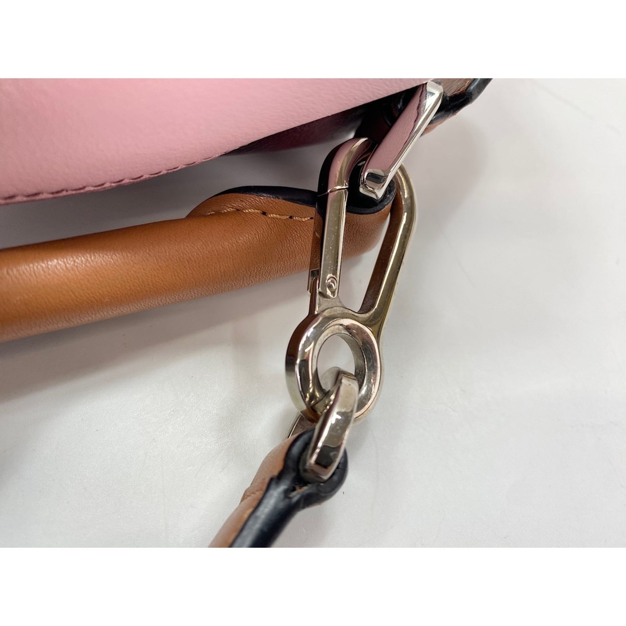 Loewe Pink Handbag (Pre-Owned)