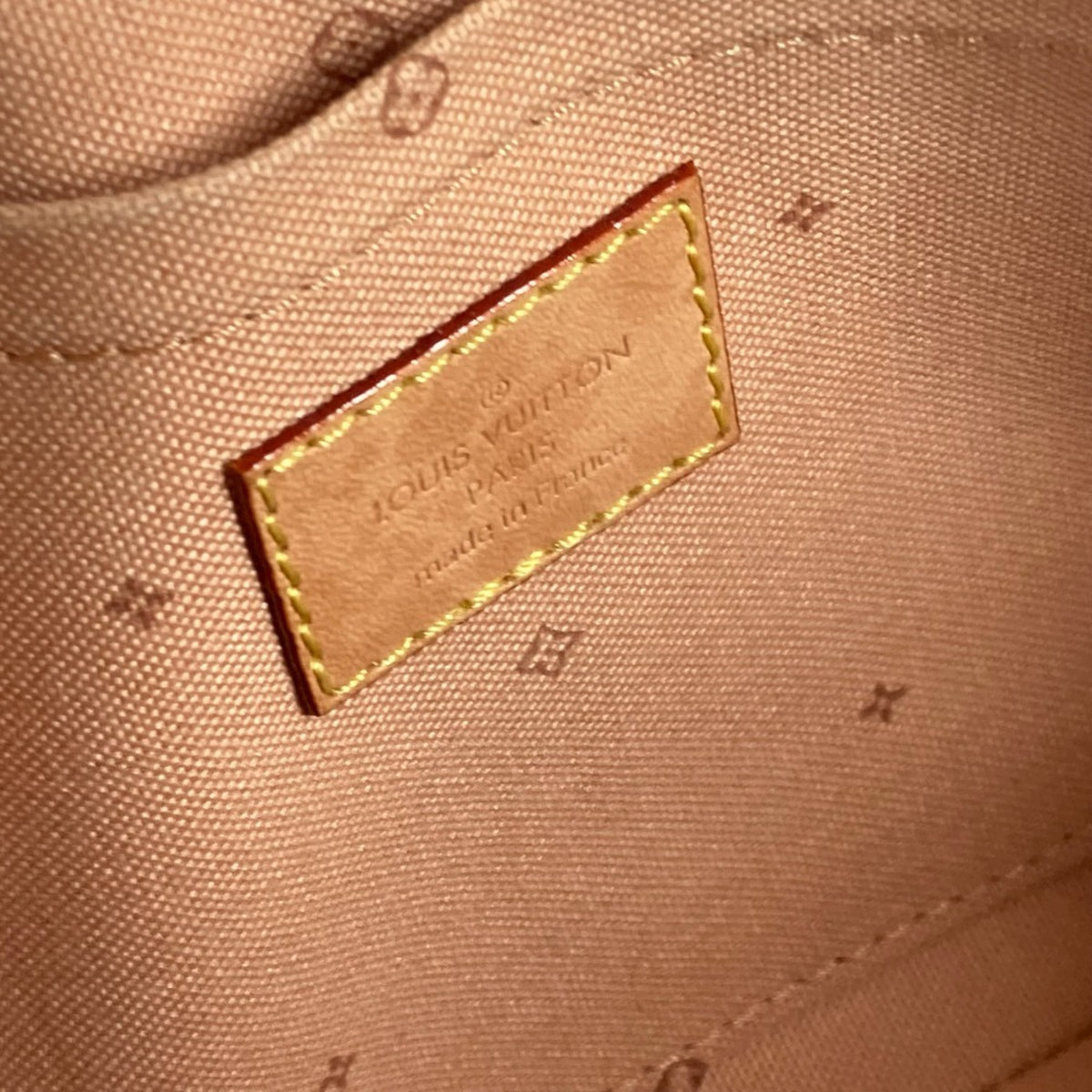 Louis Vuitton Beige Monogram Pochette Shoulder Bag (Pre-Owned)