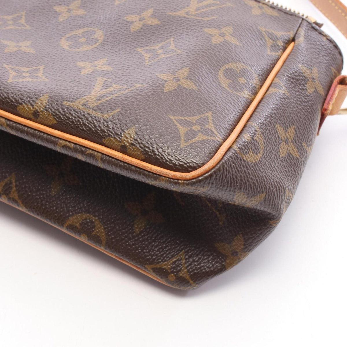 Louis Vuitton Brown Monogram Coated Canvas Leather Handbag Shoulder Bag (Pre-Owned)
