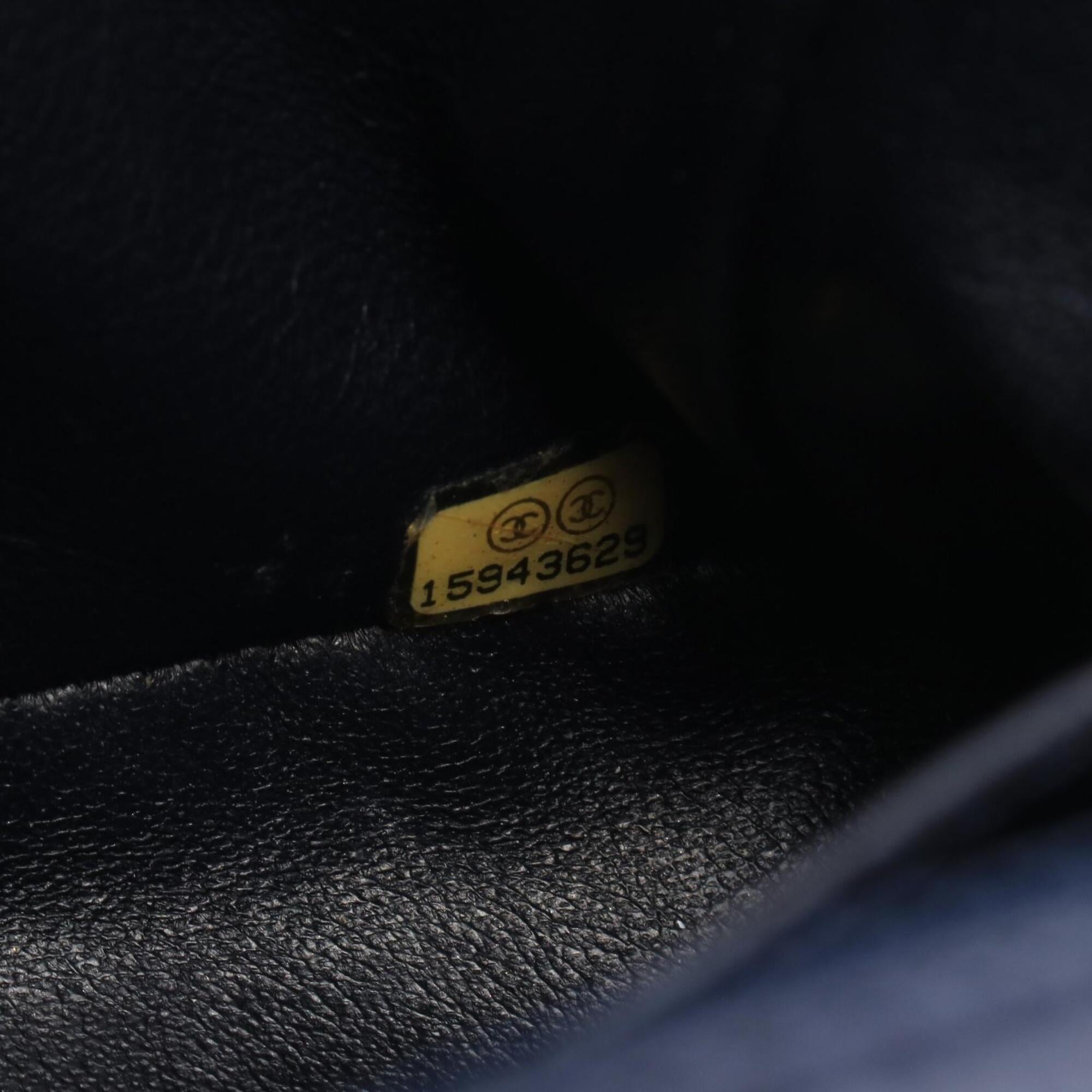 Chanel Navy Grained Calfskin Shoulder Bag (Pre-Owned)