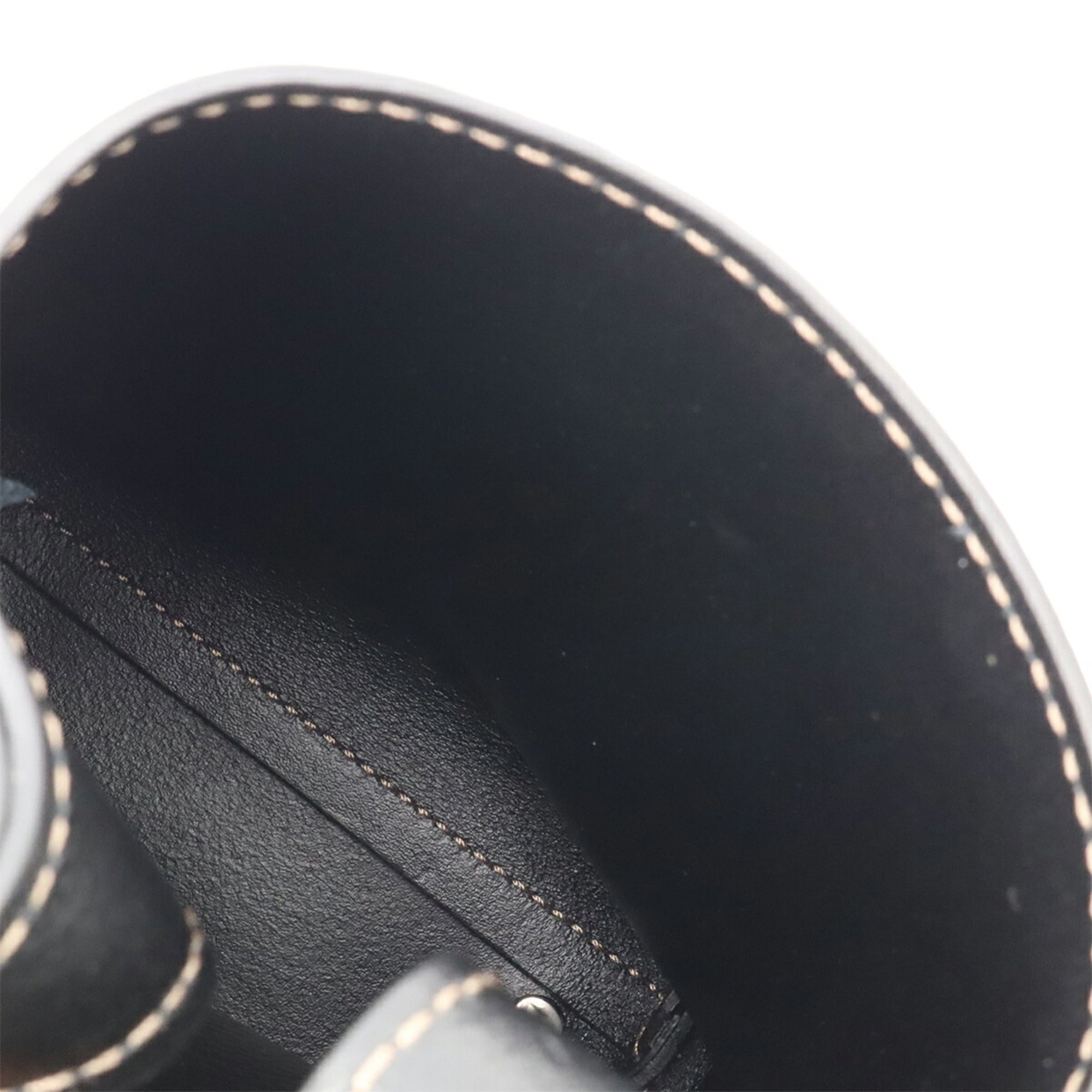 Tod's Black Leather Handbag Shoulder Bag (Pre-Owned)