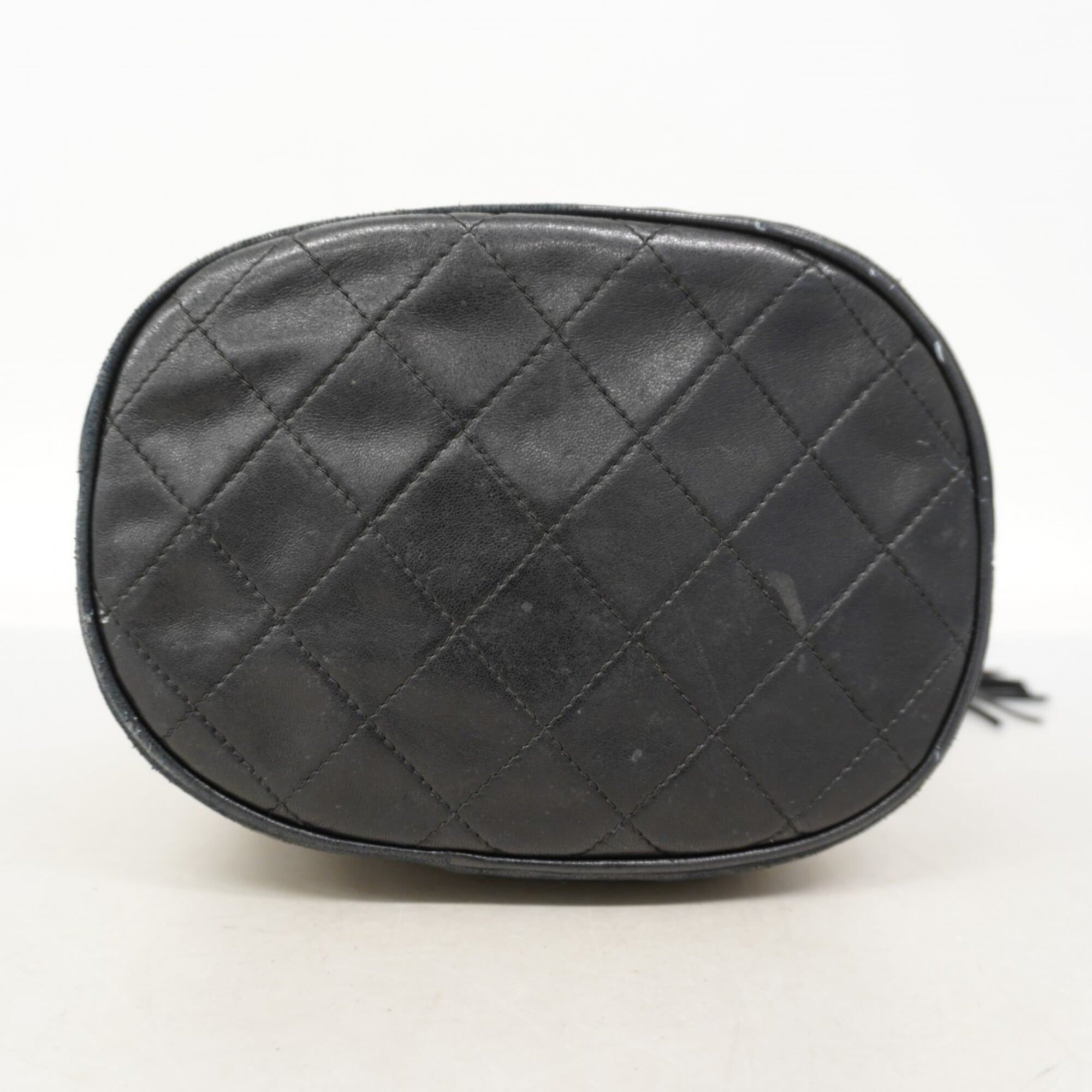 Chanel Black Leather Shoulder Bag (Pre-Owned)