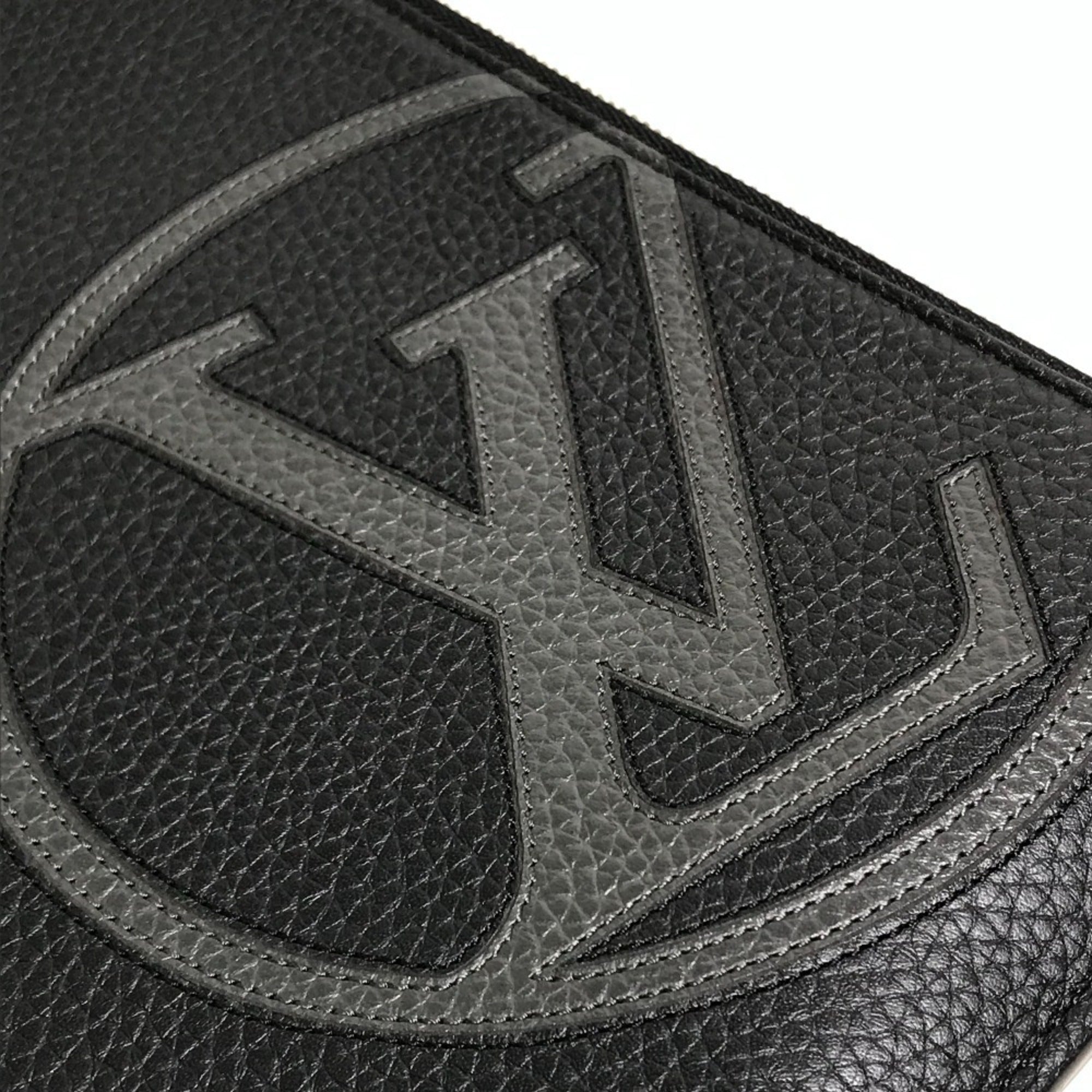 Louis Vuitton Black Noir Leather Clutch Bag Pochette (Pre-Owned)
