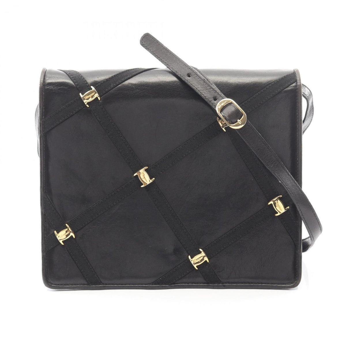 Salvatore Ferragamo Black Leather Shoulder Bag (Pre-Owned)