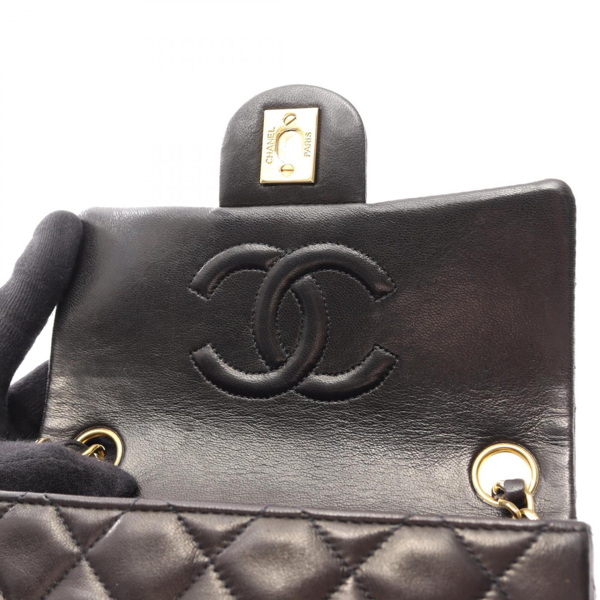 Chanel Black Leather Handbag Shoulder Bag (Pre-Owned)