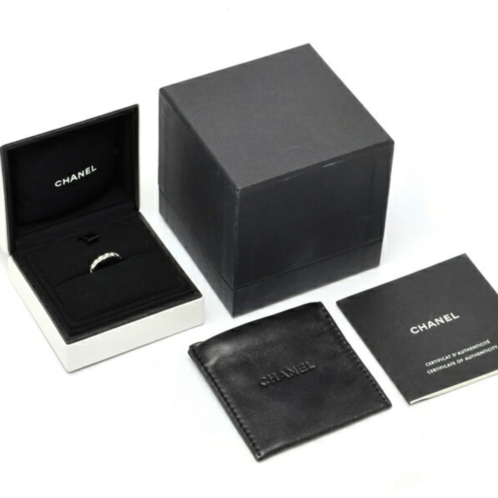 Chanel White Gold White Gold (18K) Band Ring (Pre-Owned)