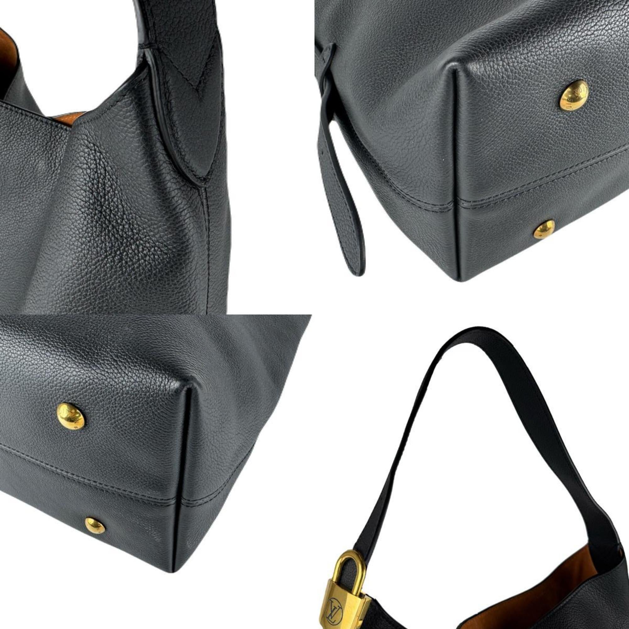 Louis Vuitton Black Leather Pouch Shoulder Bag (Pre-Owned)