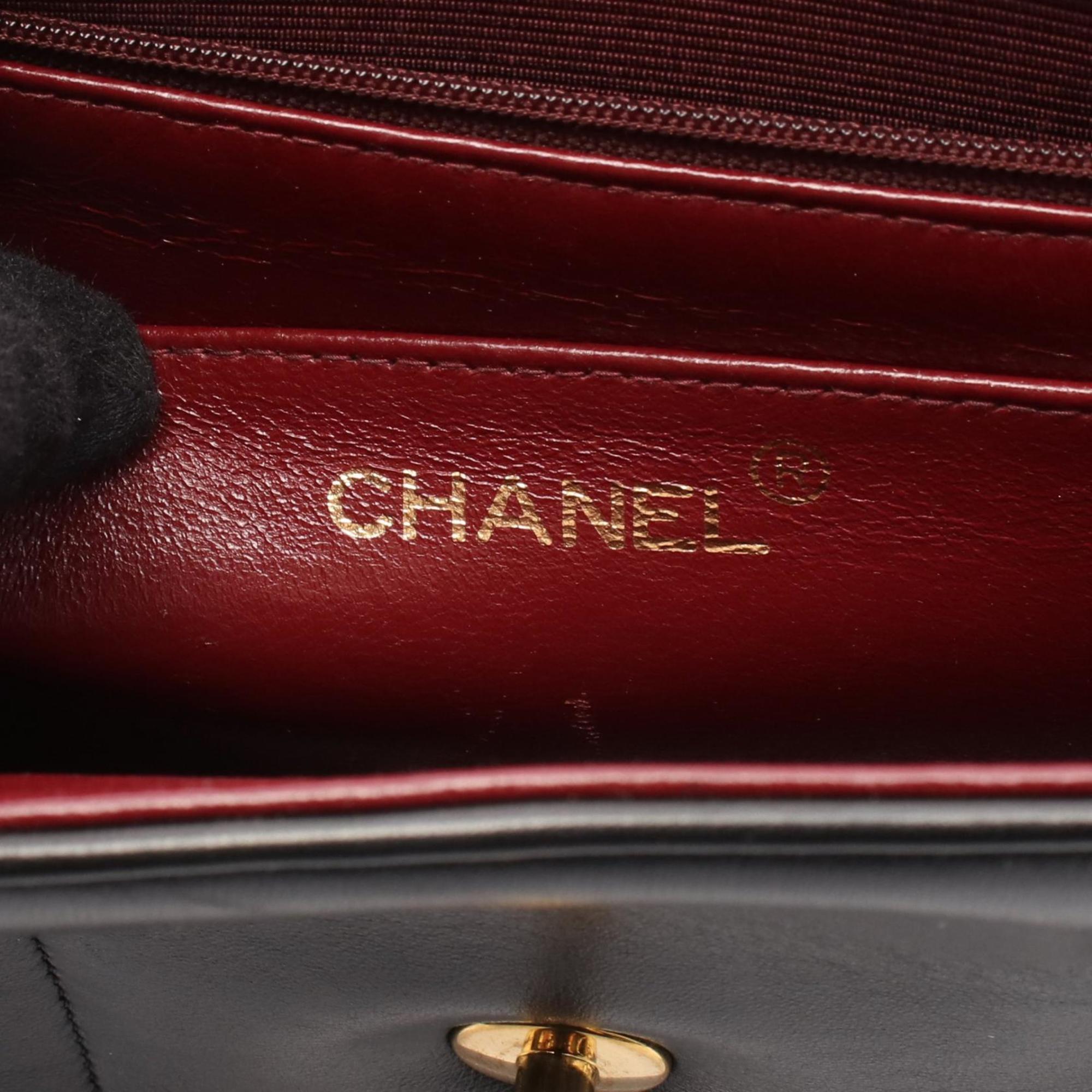 Chanel Black Leather Handbag (Pre-Owned)
