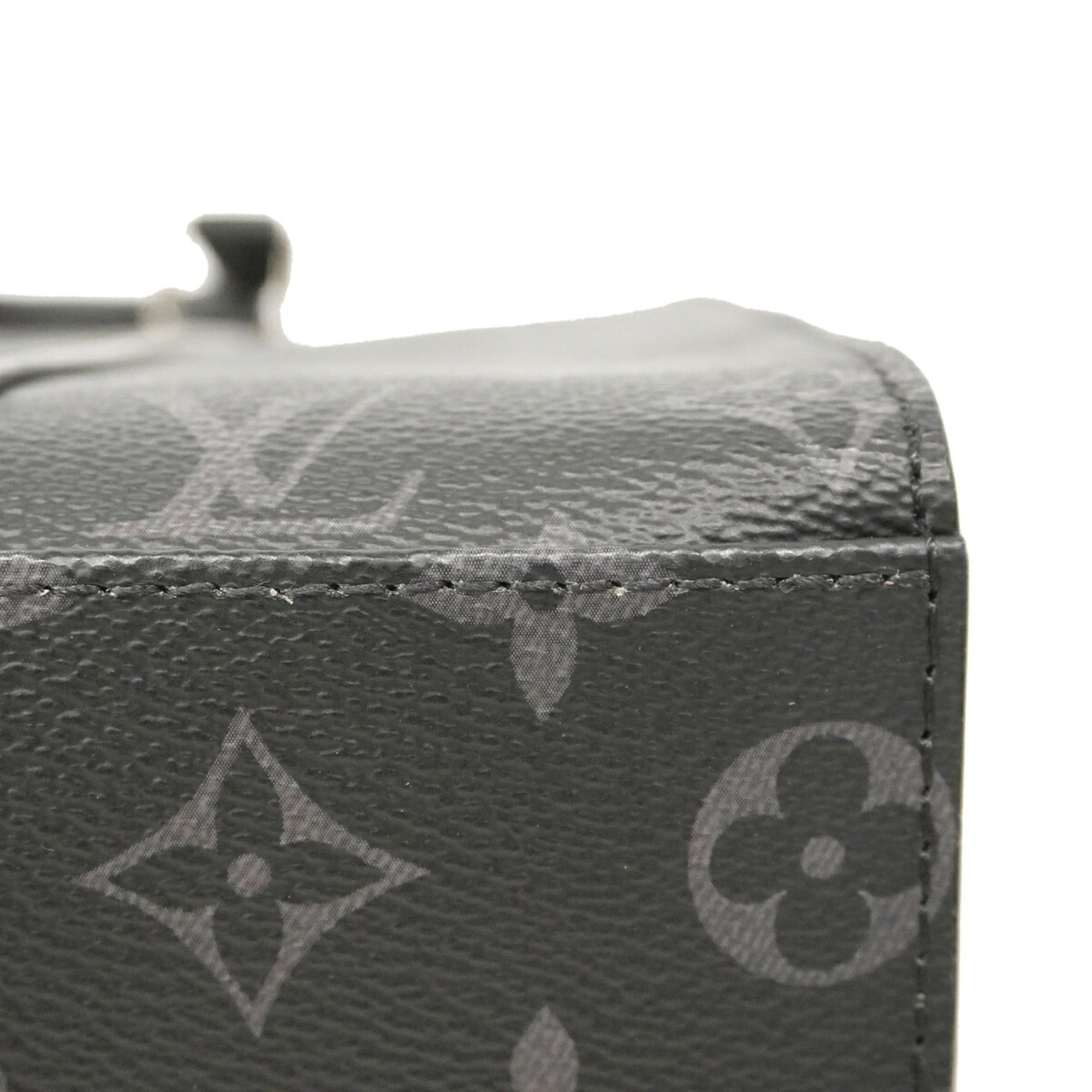 Louis Vuitton Black Handbag (Pre-Owned)