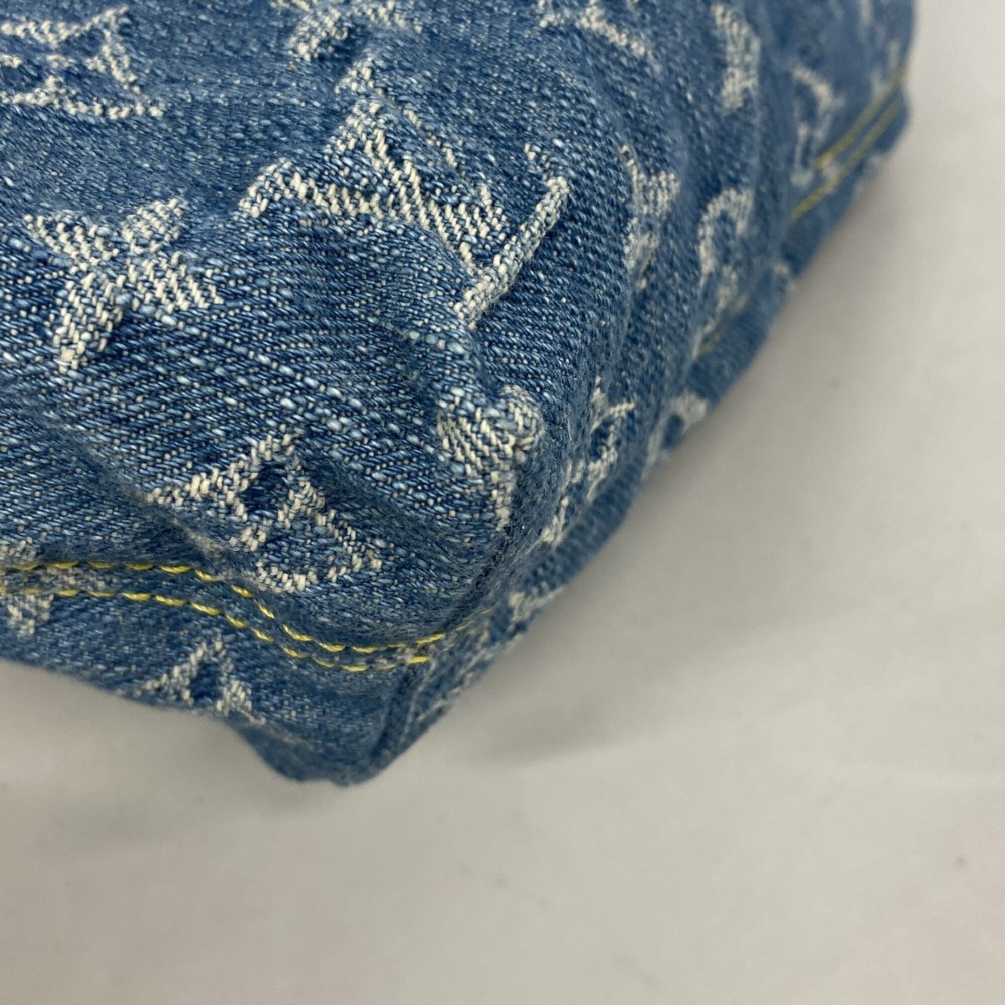 Louis Vuitton Blue Handbag (Pre-Owned)