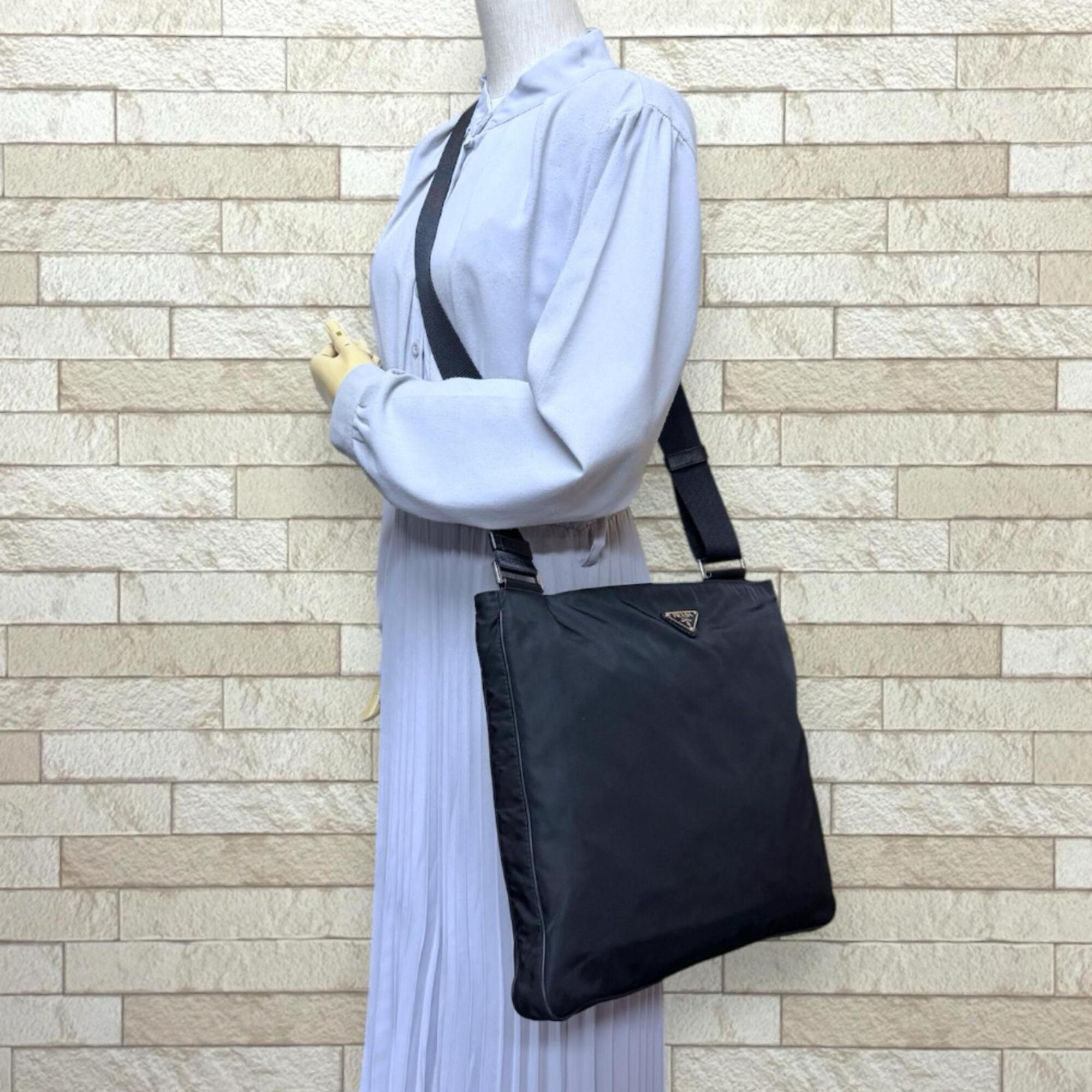 Prada Black Nylon Shoulder Bag (Pre-Owned)