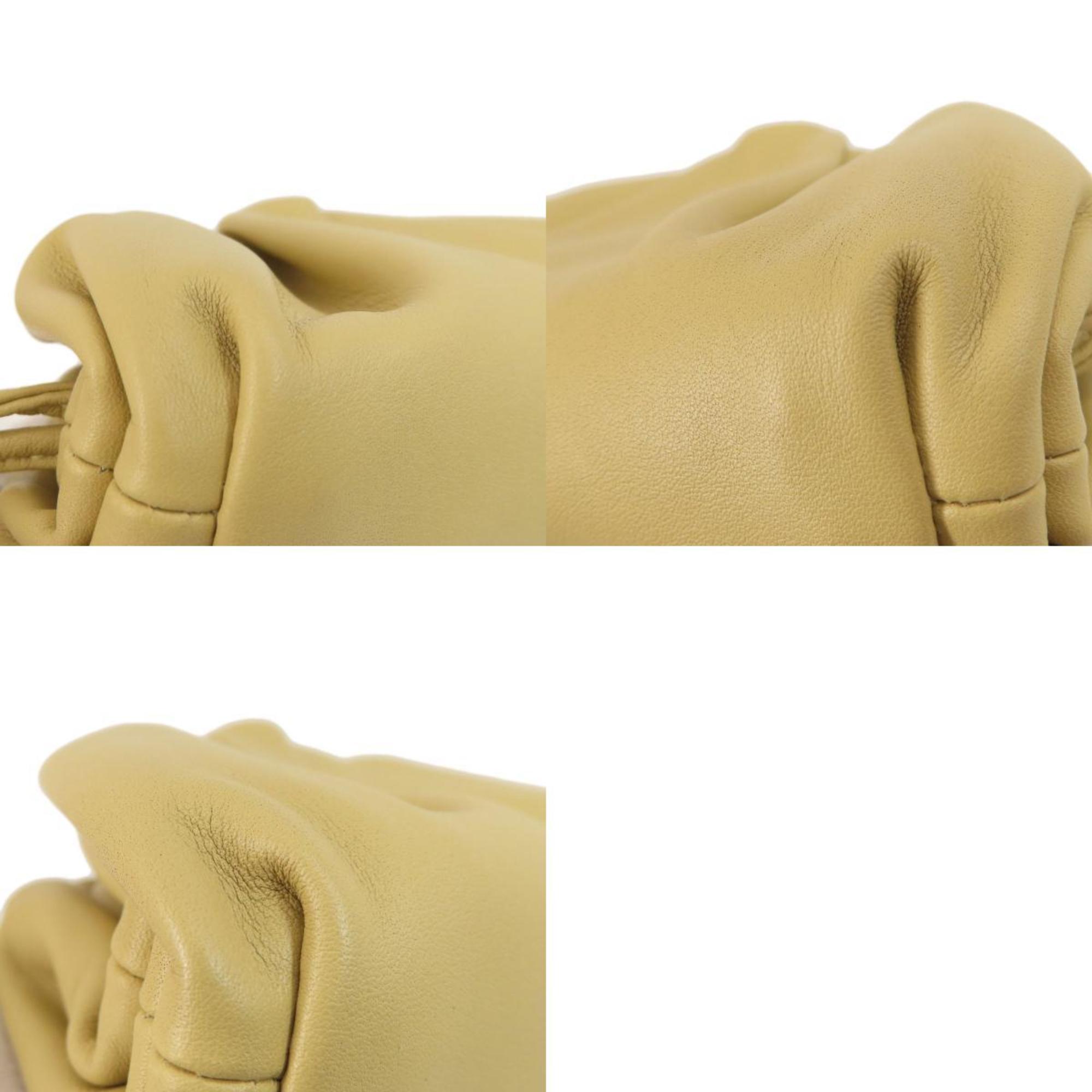 Bottega Veneta Beige Leather Pouch (Pre-Owned)