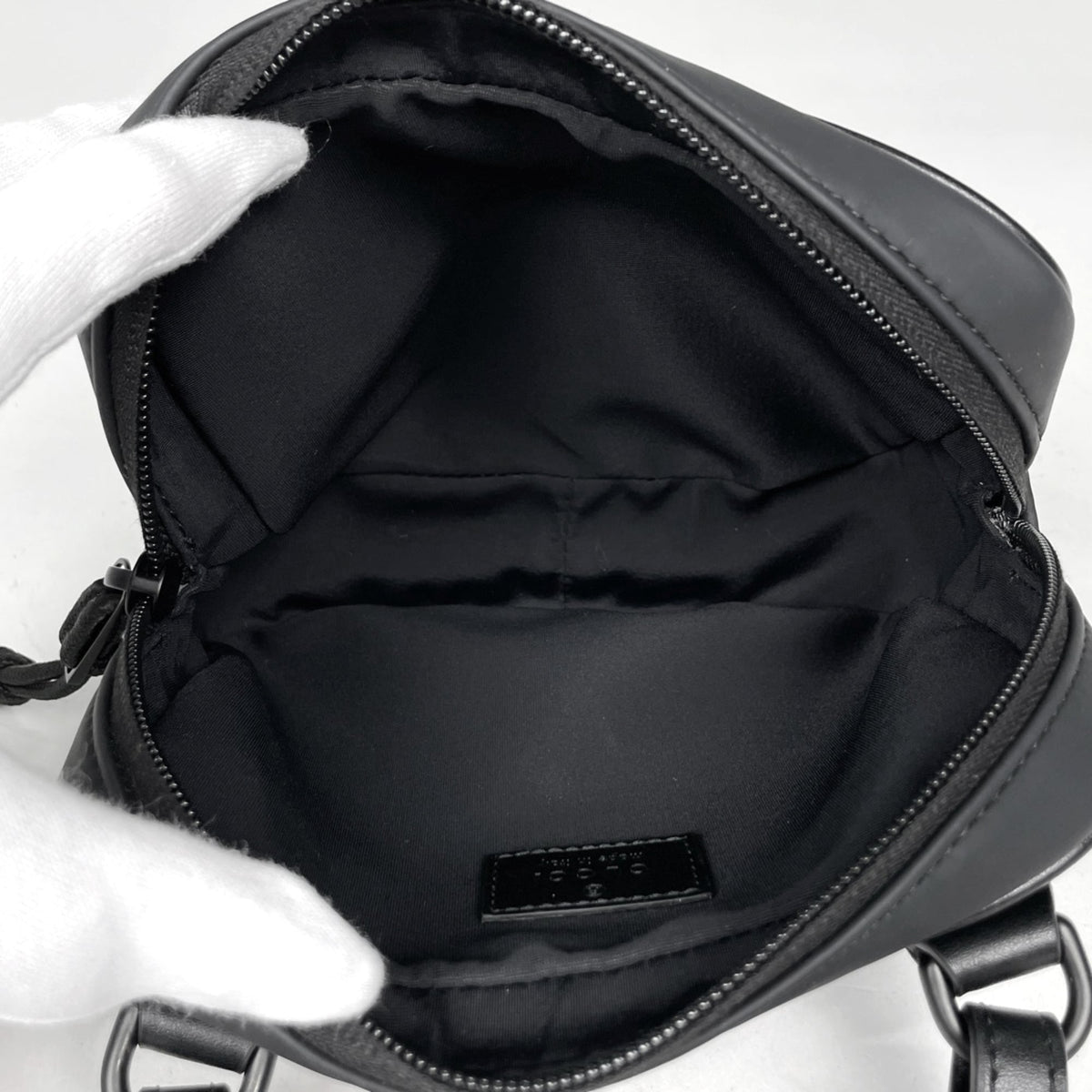 Gucci Black Leather Shoulder Bag (Pre-Owned)