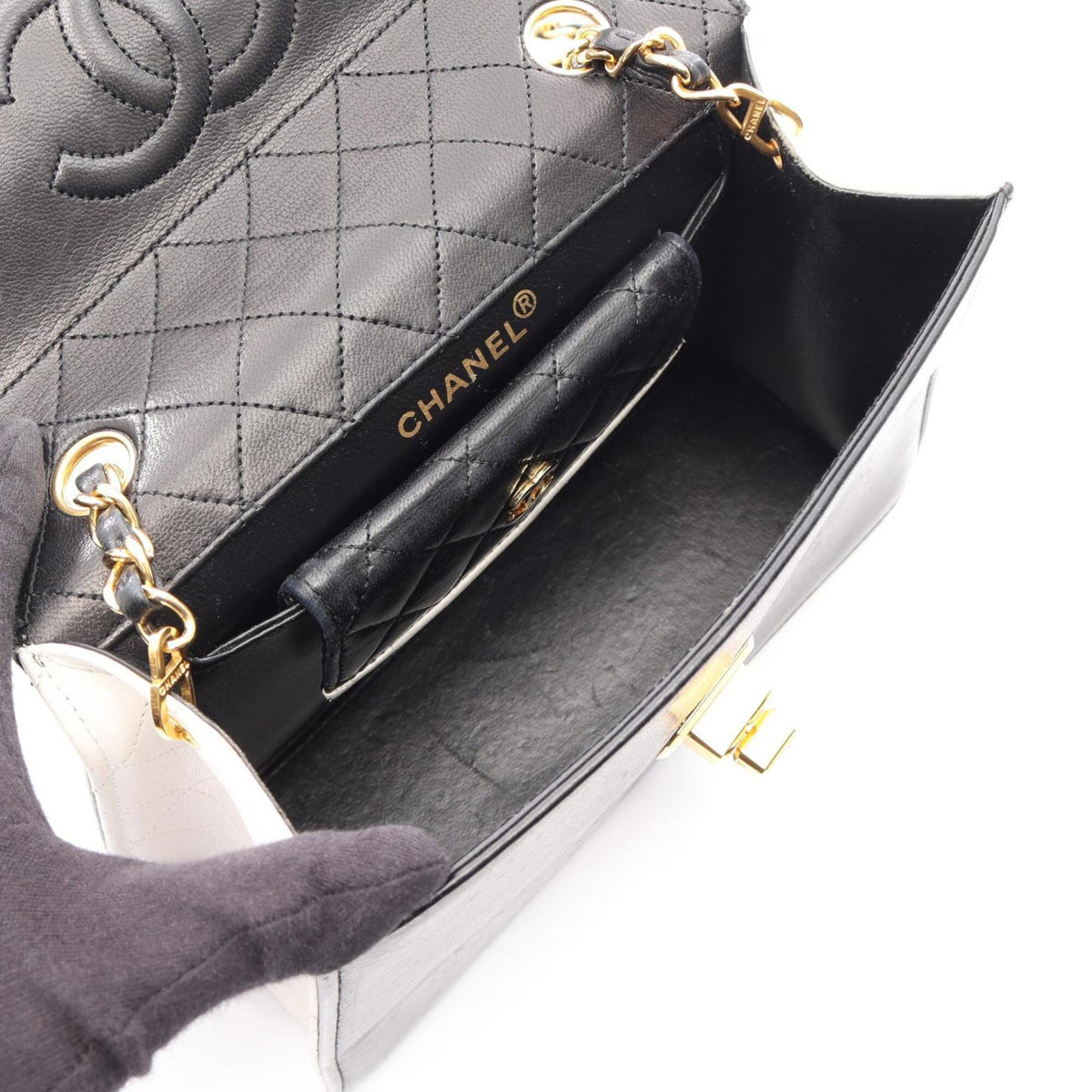 Chanel Black White Leather Handbag Shoulder Bag (Pre-Owned)