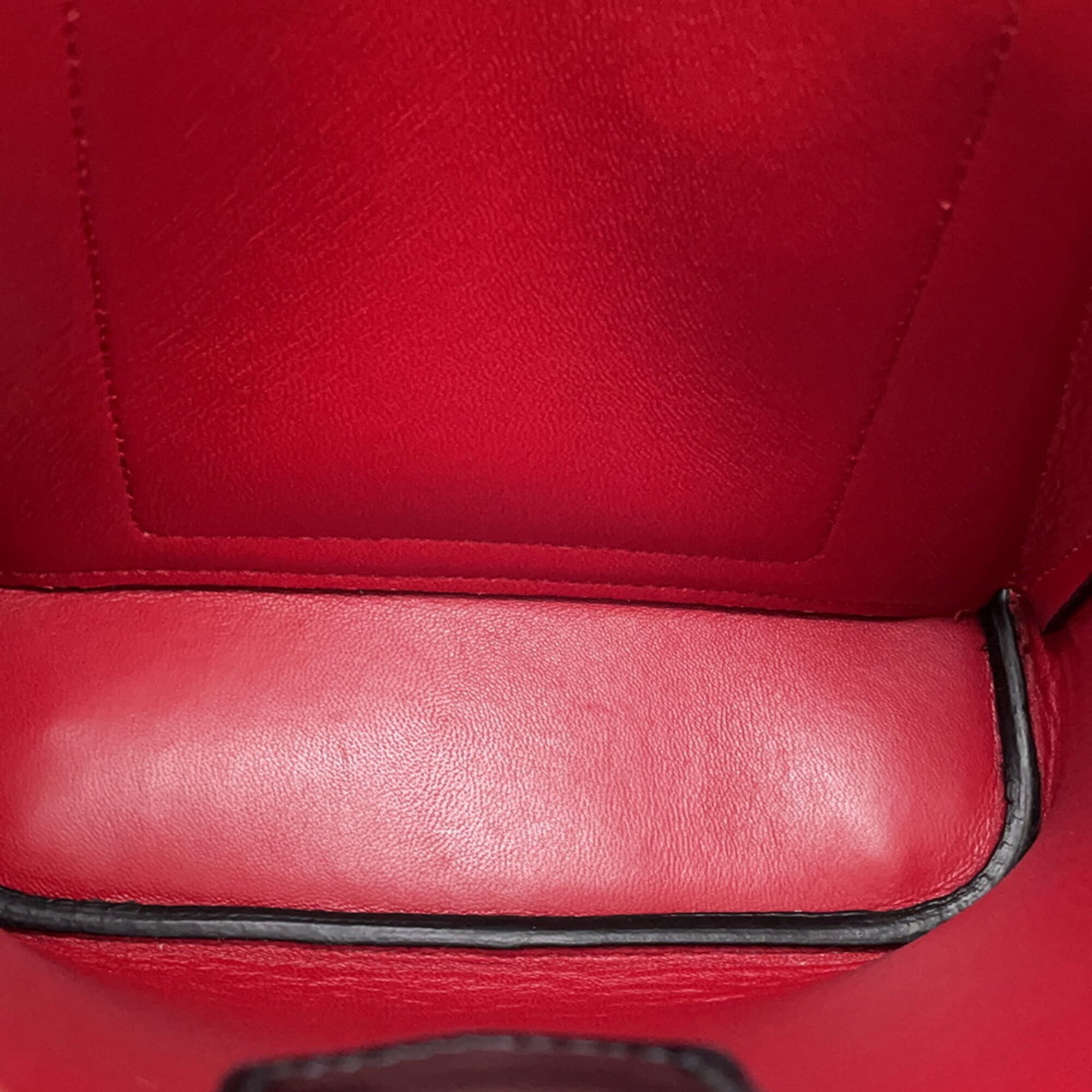 Prada Black Leather Handbag Shoulder Bag (Pre-Owned)