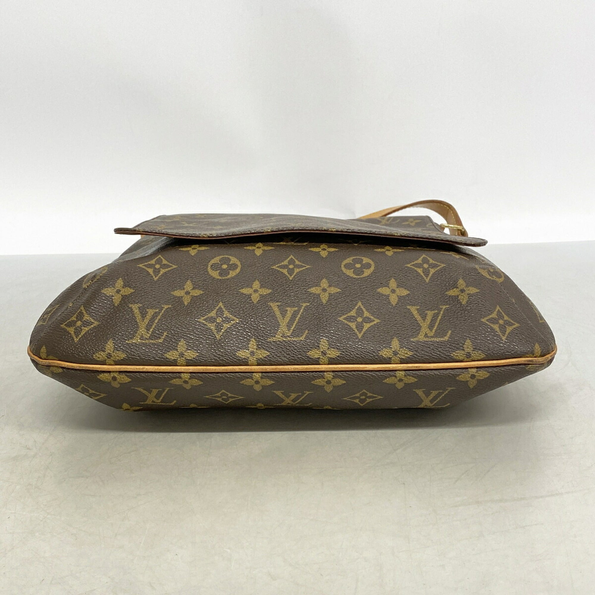 Louis Vuitton Brown Shoulder Bag (Pre-Owned)